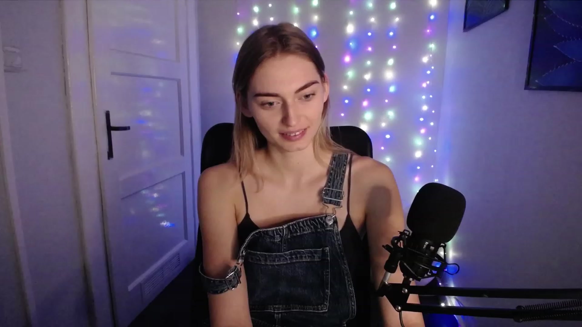 Gallery image thumbnail from PersonYouNeed's myfreecams stream on, 10/30/2023, 14:53 image 2 of 20