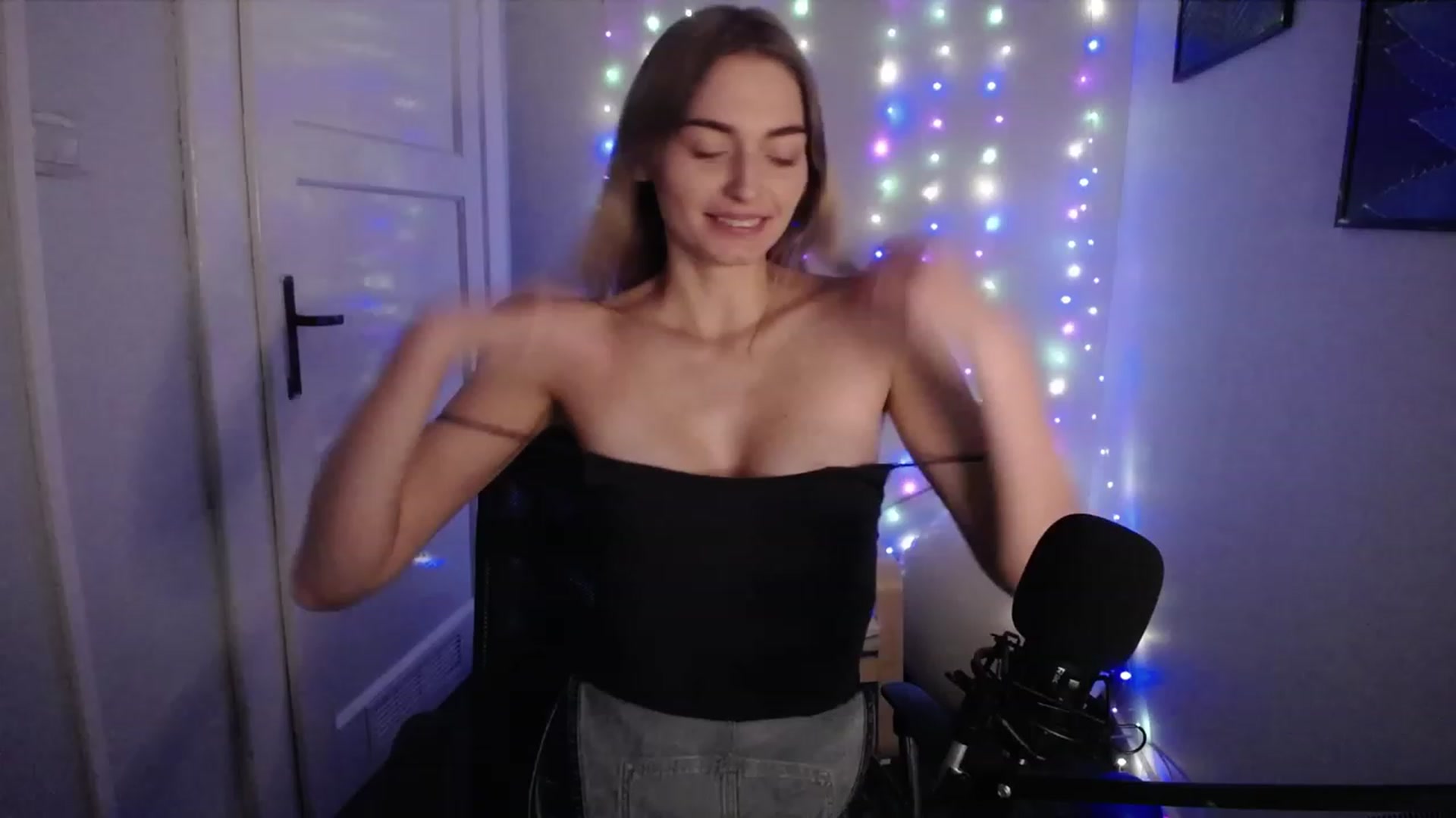 Gallery image thumbnail from PersonYouNeed's myfreecams stream on, 10/30/2023, 14:53 image 5 of 20