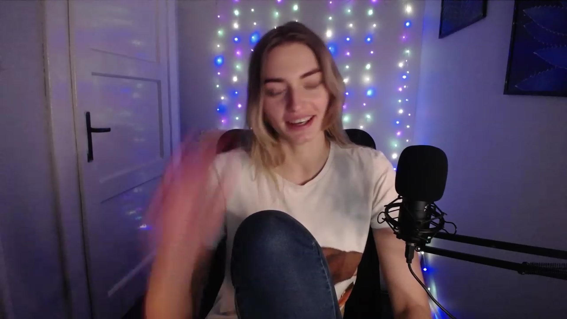 Gallery image thumbnail from PersonYouNeed's myfreecams stream on, 11/14/2023, 13:24 image 10 of 20