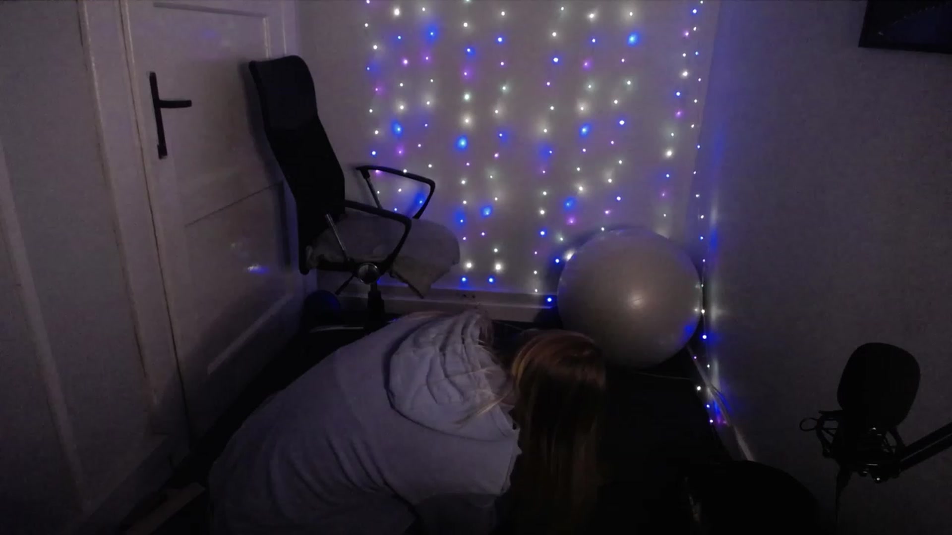 Gallery image thumbnail from PersonYouNeed's myfreecams stream on, 11/20/2023, 13:29 image 13 of 20
