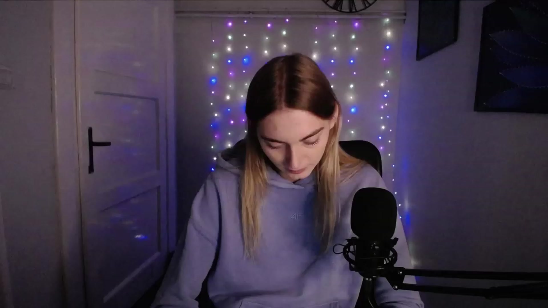 Gallery image thumbnail from PersonYouNeed's myfreecams stream on, 11/20/2023, 13:29 image 1 of 20