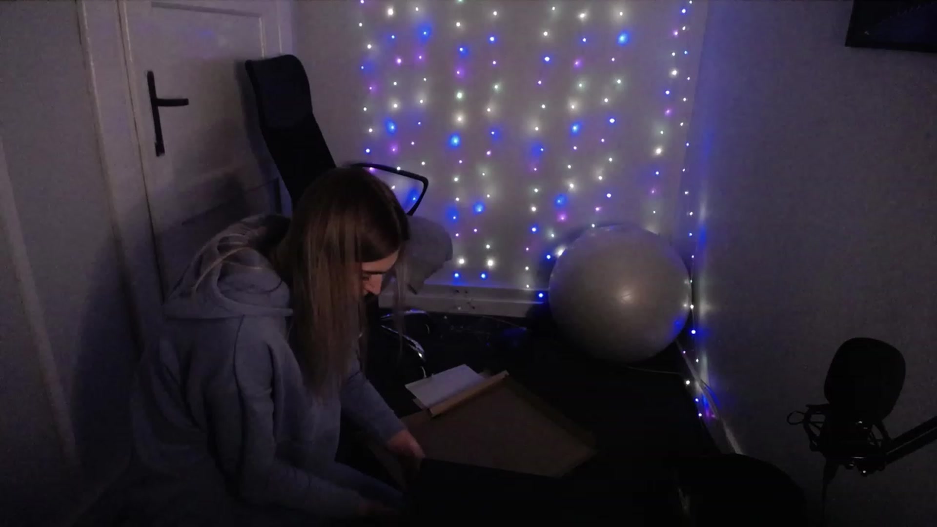 Gallery image thumbnail from PersonYouNeed's myfreecams stream on, 11/20/2023, 13:29 image 14 of 20