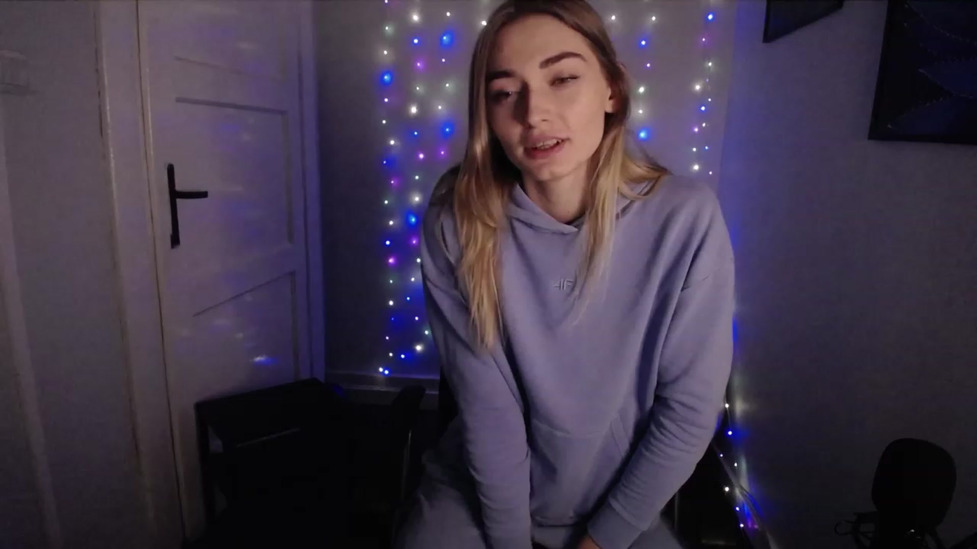 Gallery image thumbnail from PersonYouNeed's myfreecams stream on, 11/20/2023, 13:29 image 16 of 20