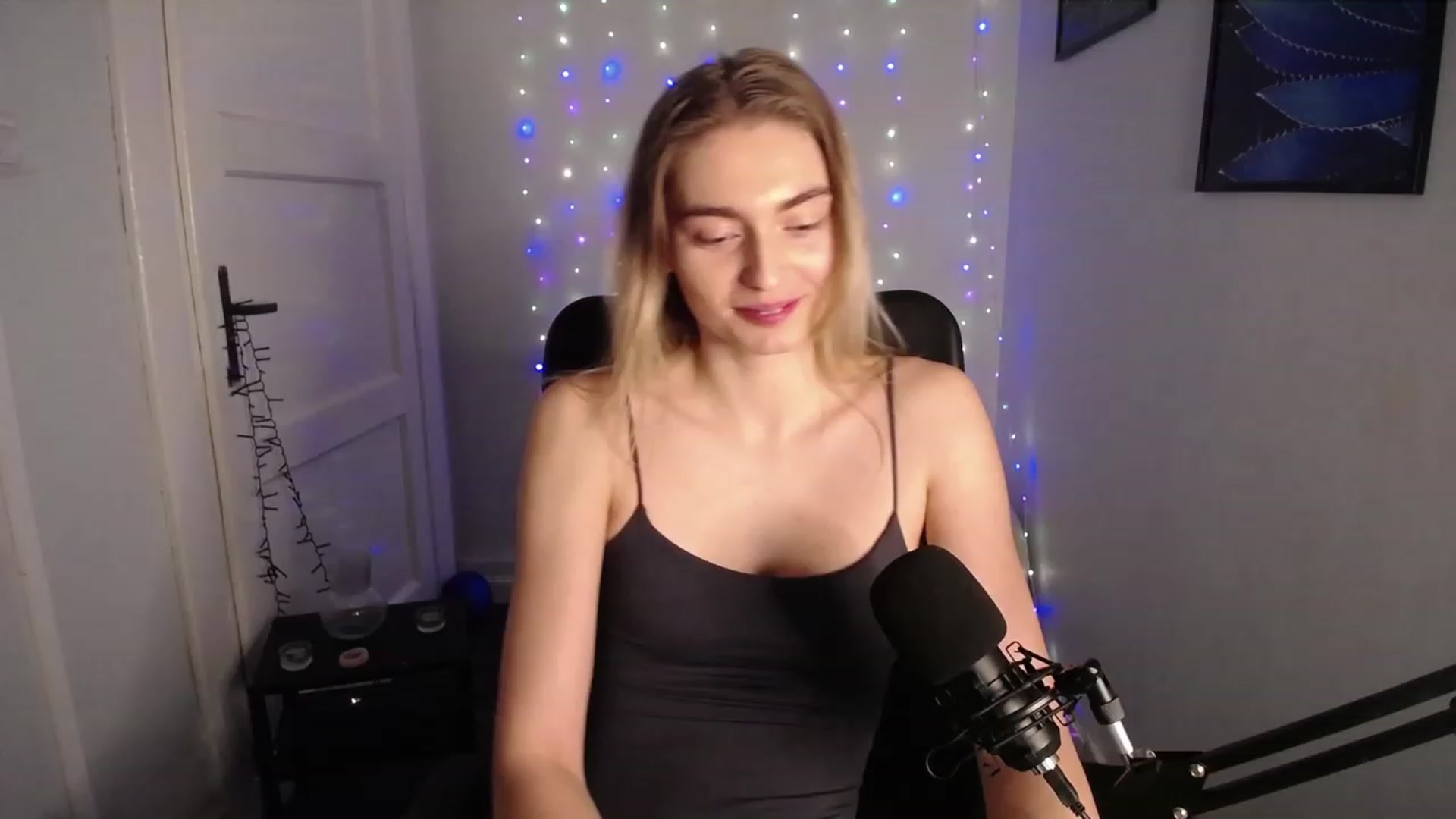 Gallery image thumbnail from PersonYouNeed's myfreecams stream on, 01/02/2024, 13:18 image 16 of 20