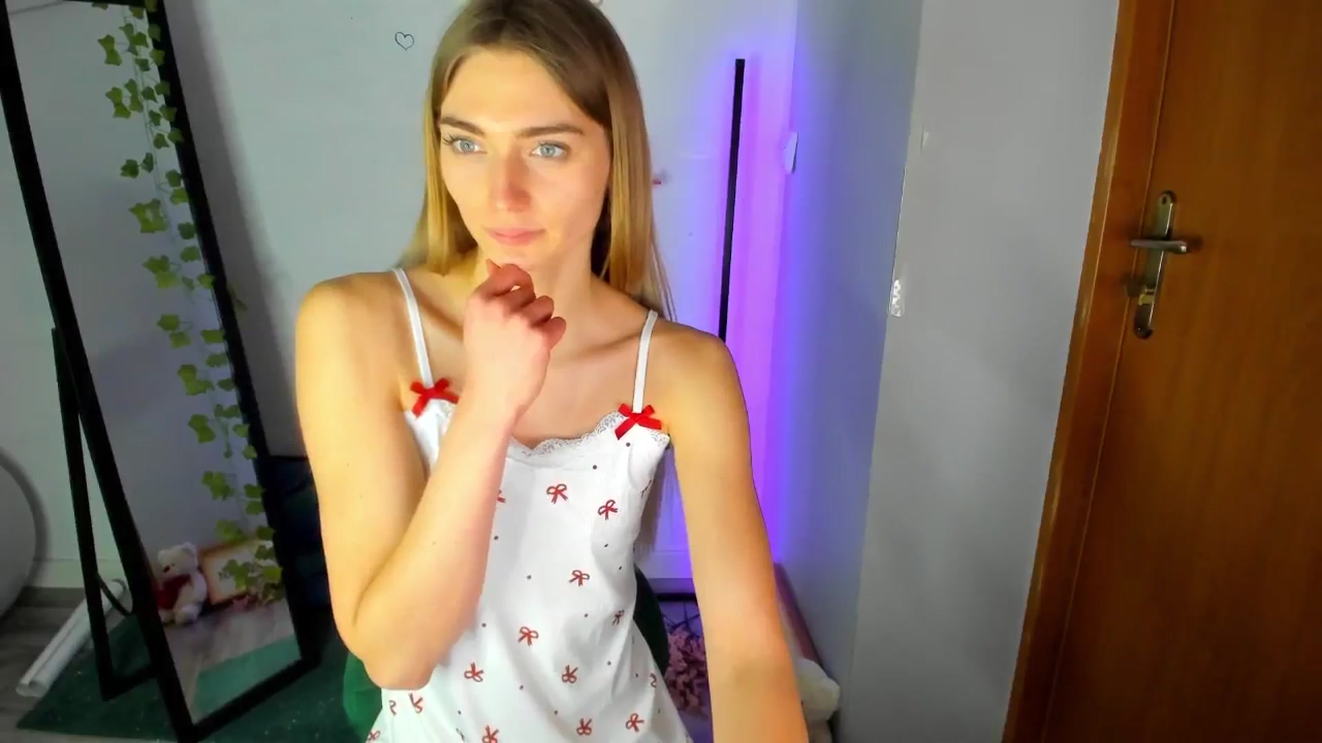 Gallery image thumbnail from PersonYouNeed's myfreecams stream on, 02/24/2026, 16:18 image 2 of 20