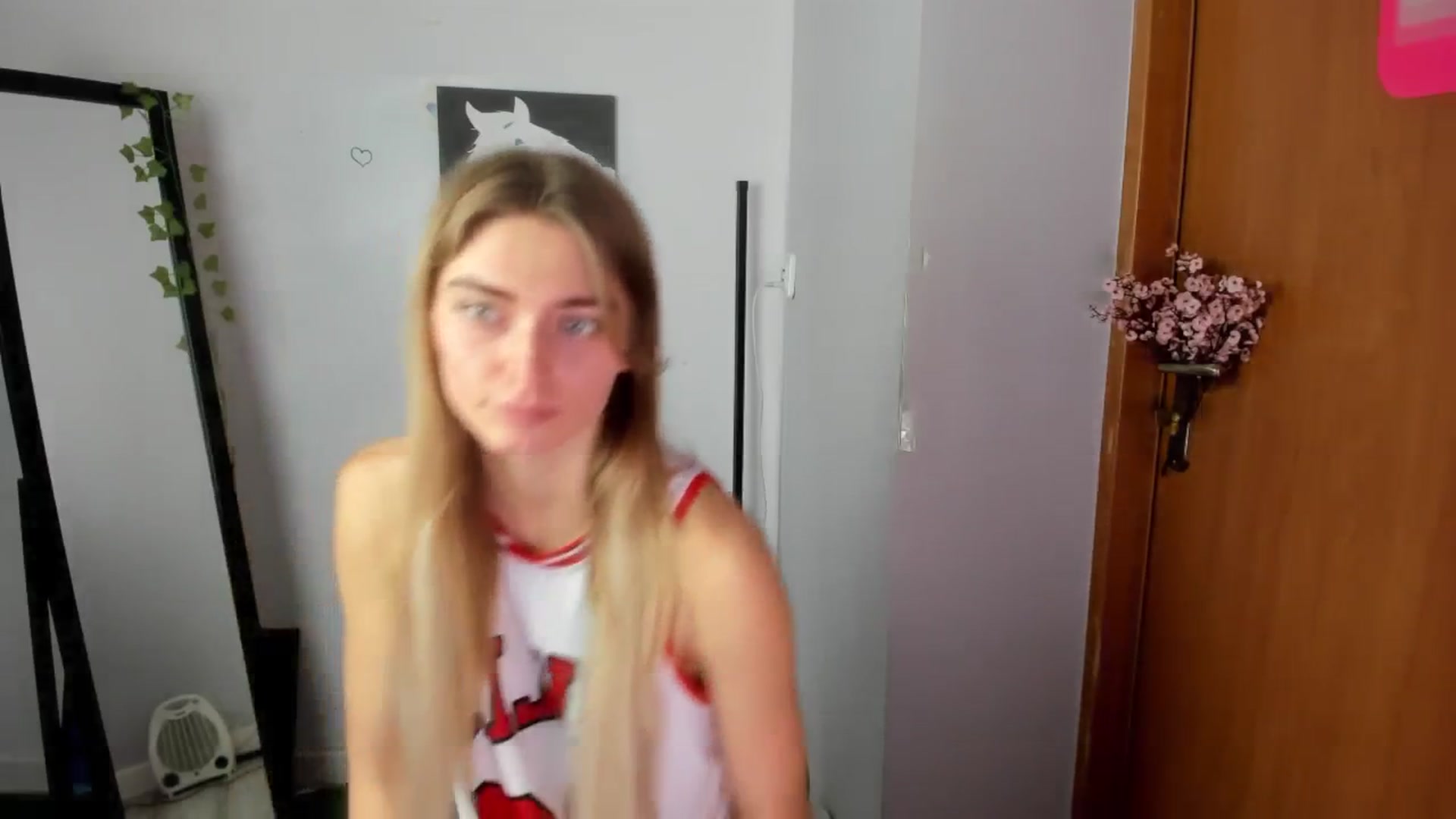Gallery image thumbnail from PersonYouNeed's myfreecams stream on, 03/13/2026, 12:05 image 5 of 20