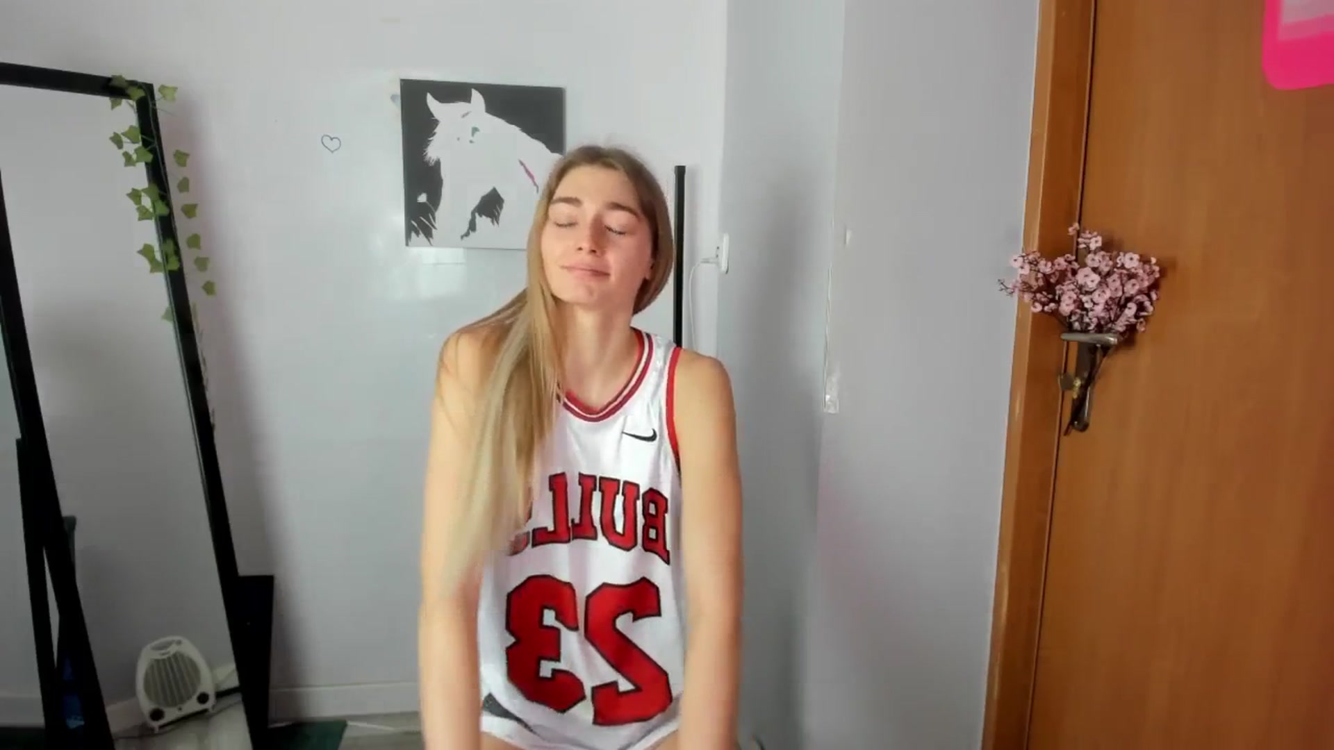 Gallery image thumbnail from PersonYouNeed's myfreecams stream on, 03/13/2026, 12:05 image 6 of 20