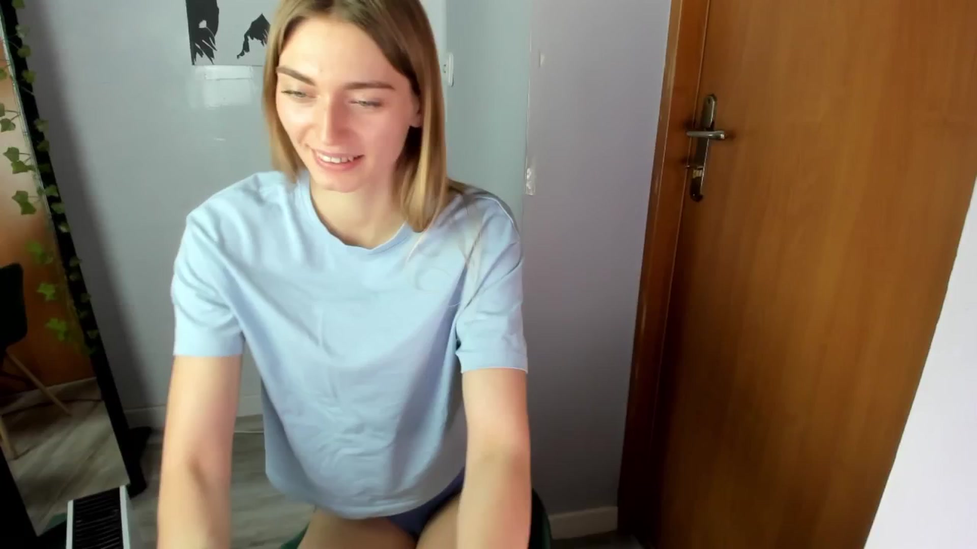 Gallery image thumbnail from PersonYouNeed's myfreecams stream on, 03/27/2026, 14:44 image 5 of 20