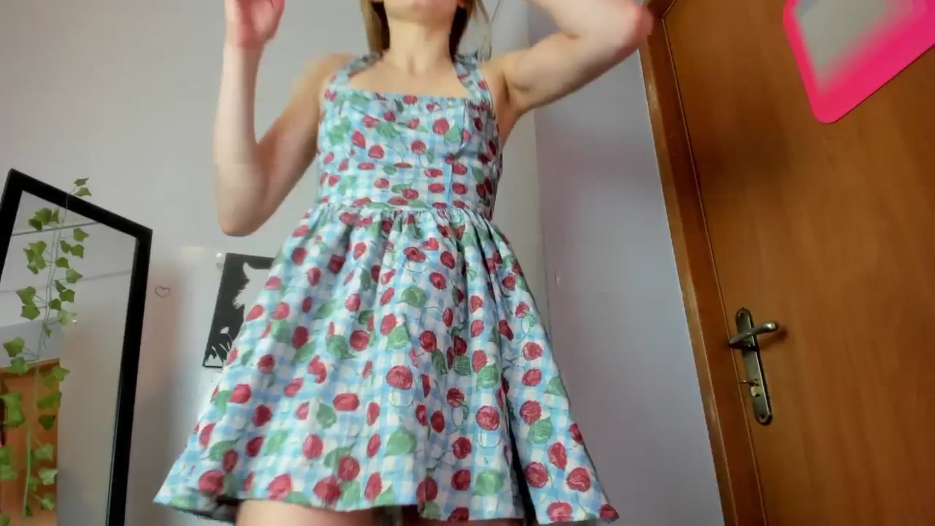 Gallery image thumbnail from PersonYouNeed's myfreecams stream on, 04/11/2026, 12:40 image 9 of 20
