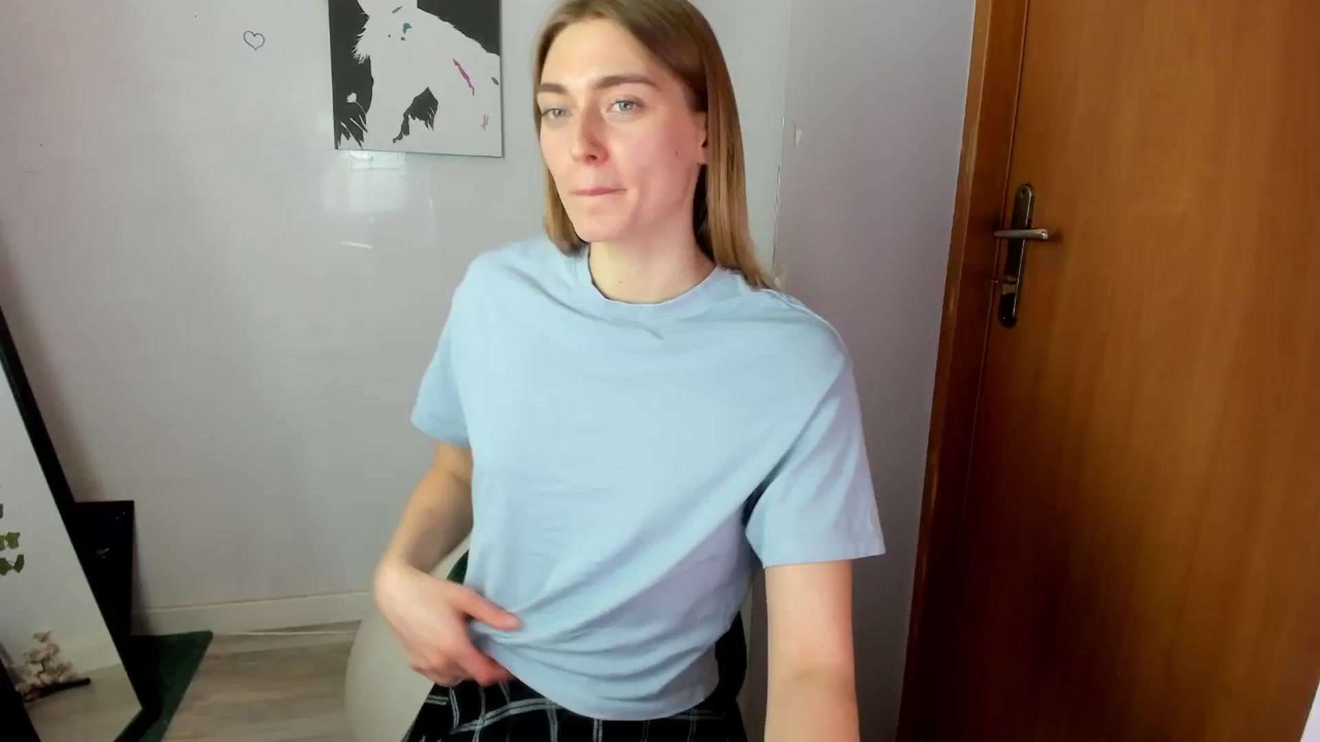 Gallery image thumbnail from PersonYouNeed's myfreecams stream on, 04/16/2026, 13:42 image 14 of 20