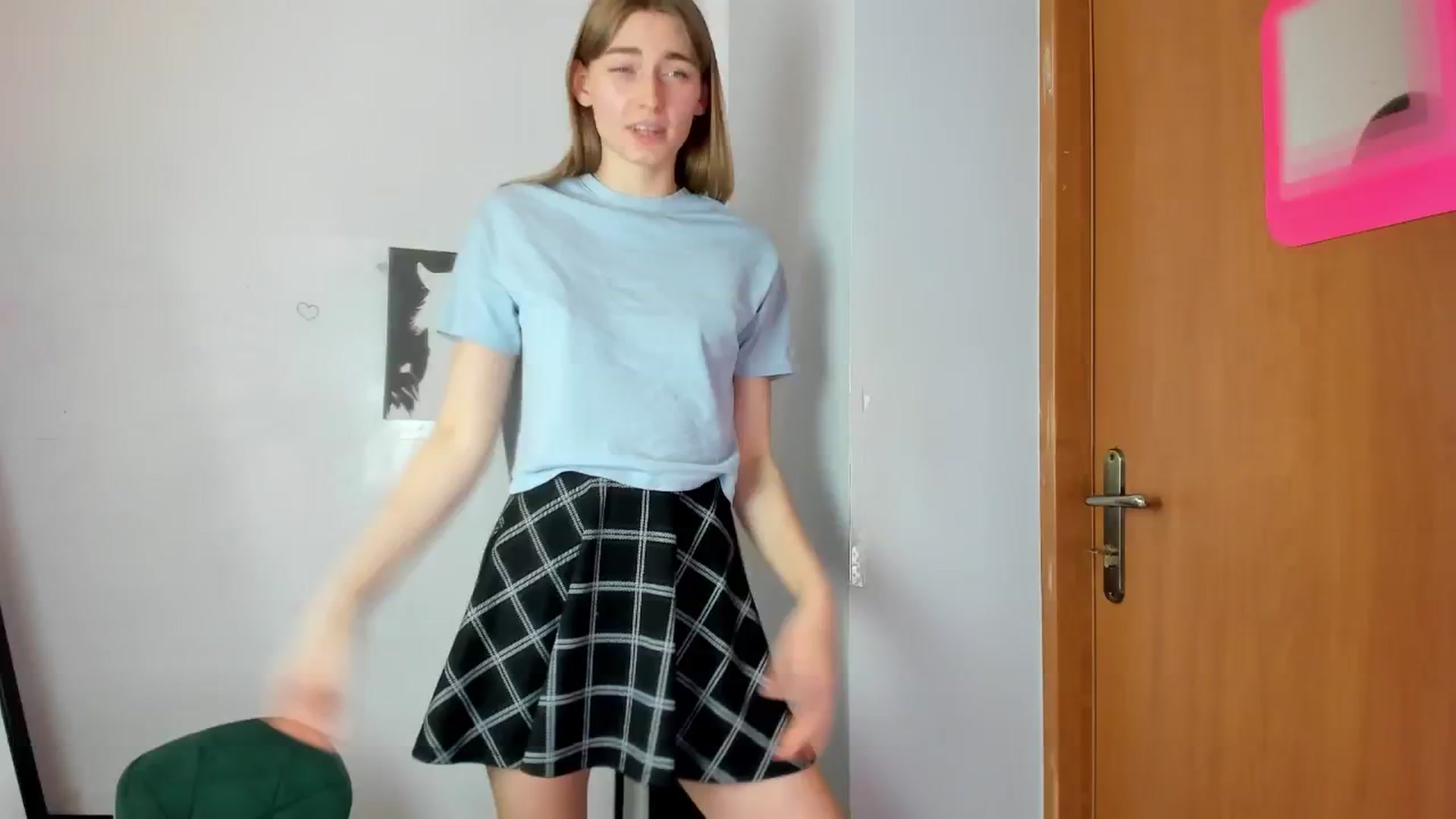 Gallery image thumbnail from PersonYouNeed's myfreecams stream on, 04/16/2026, 13:42 image 19 of 20