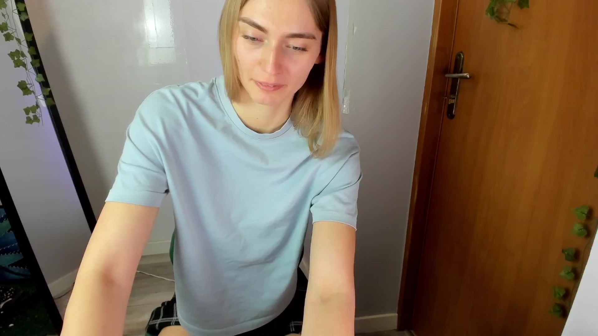 Gallery image thumbnail from PersonYouNeed's myfreecams stream on, 04/26/2026, 15:01 image 6 of 20