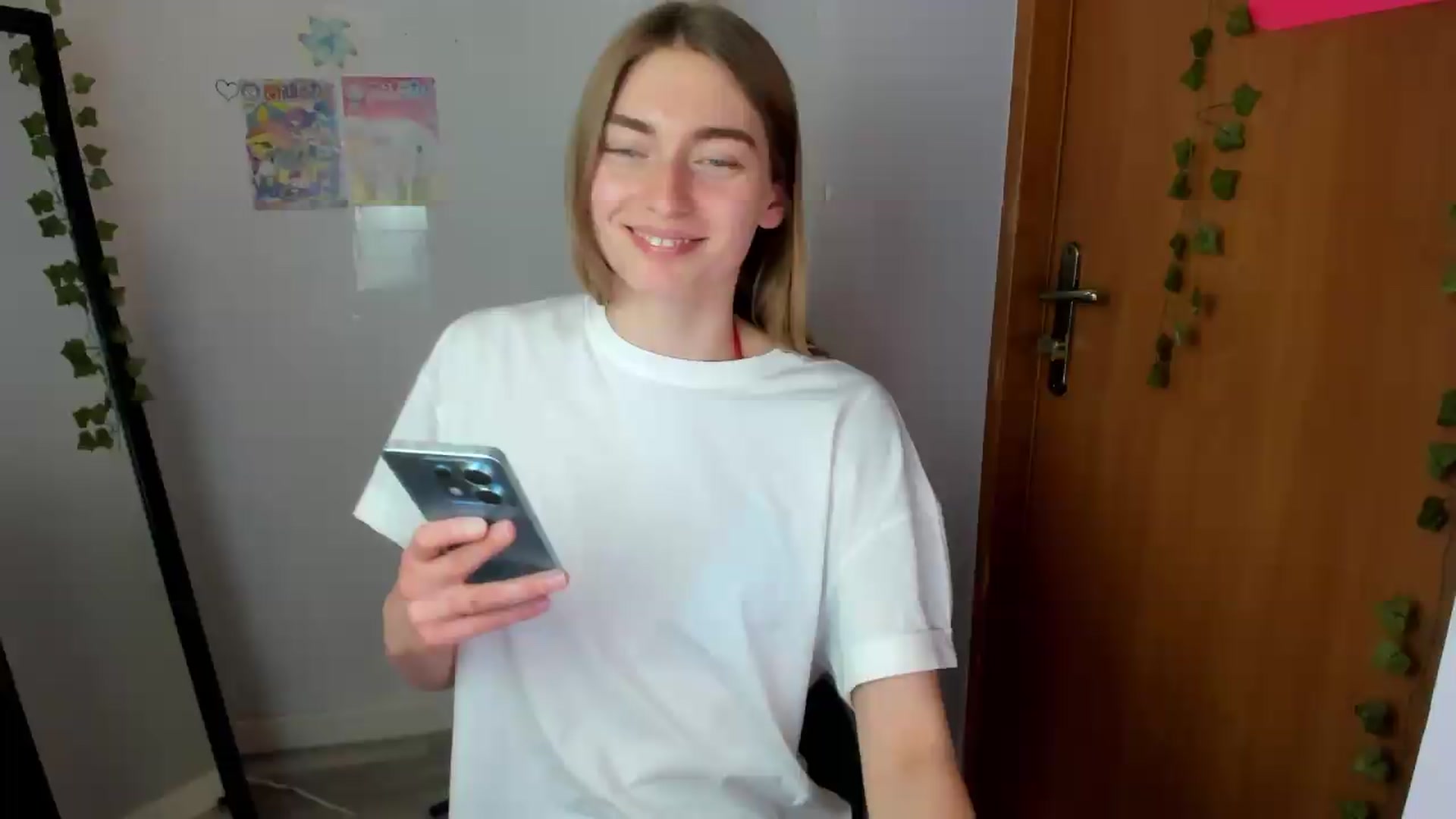 Gallery image thumbnail from PersonYouNeed's myfreecams stream on, 05/07/2026, 13:14 image 5 of 20