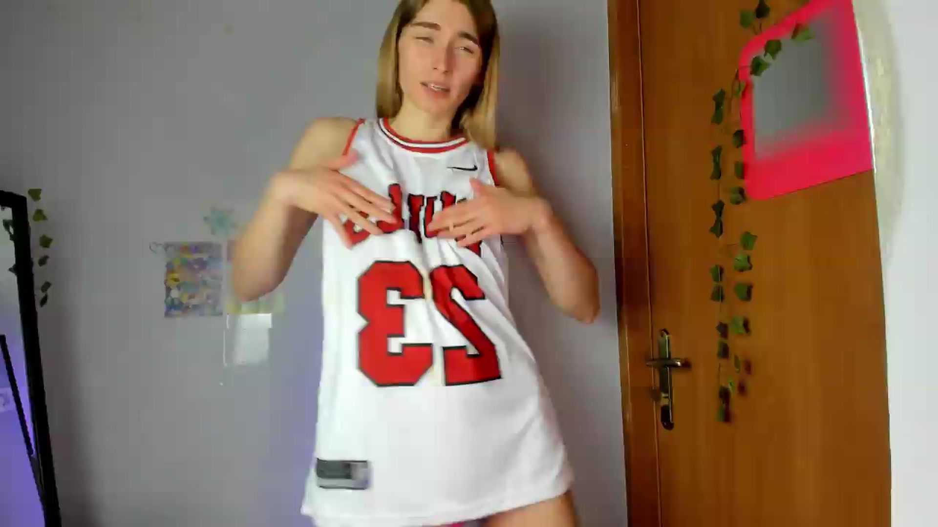 Gallery image thumbnail from PersonYouNeed's myfreecams stream on, 05/12/2026, 16:54 image 6 of 20