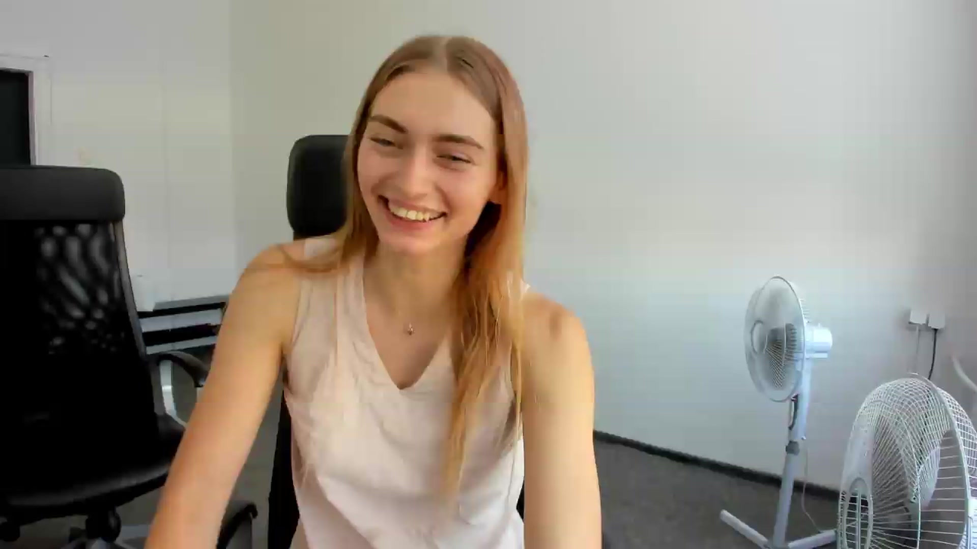 Gallery image thumbnail from PersonYouNeed's myfreecams stream on, 08/11/2026, 15:25 image 4 of 20