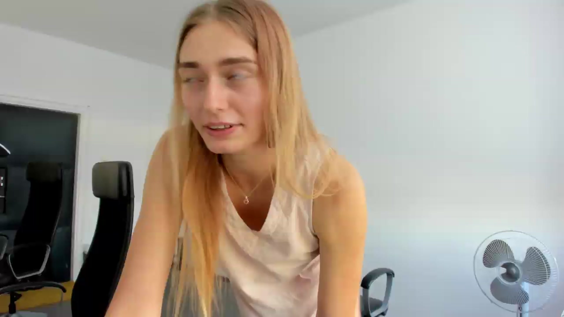Gallery image thumbnail from PersonYouNeed's myfreecams stream on, 08/11/2026, 15:25 image 13 of 20