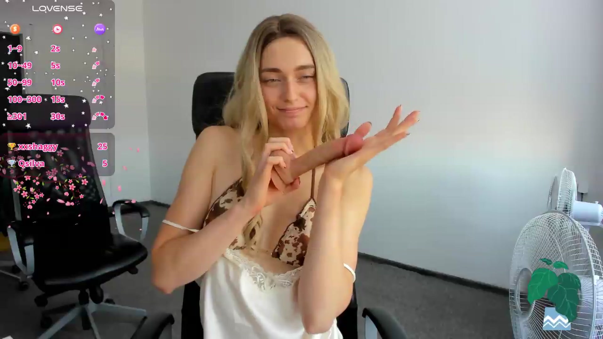 Gallery image thumbnail from PersonYouNeed's myfreecams stream on, 08/15/2026, 13:15 image 14 of 20
