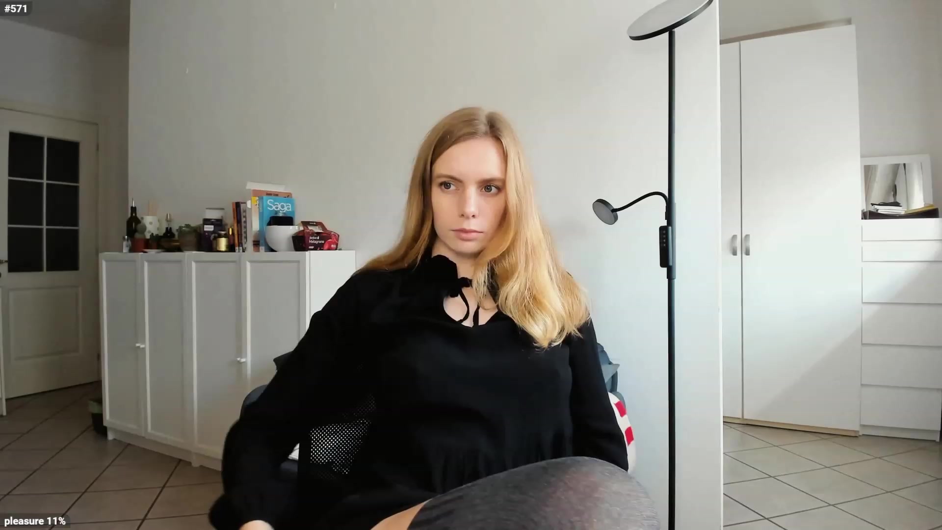 Gallery image thumbnail from Personage's myfreecams stream on, 11/17/2022, 14:27 image 11 of 20