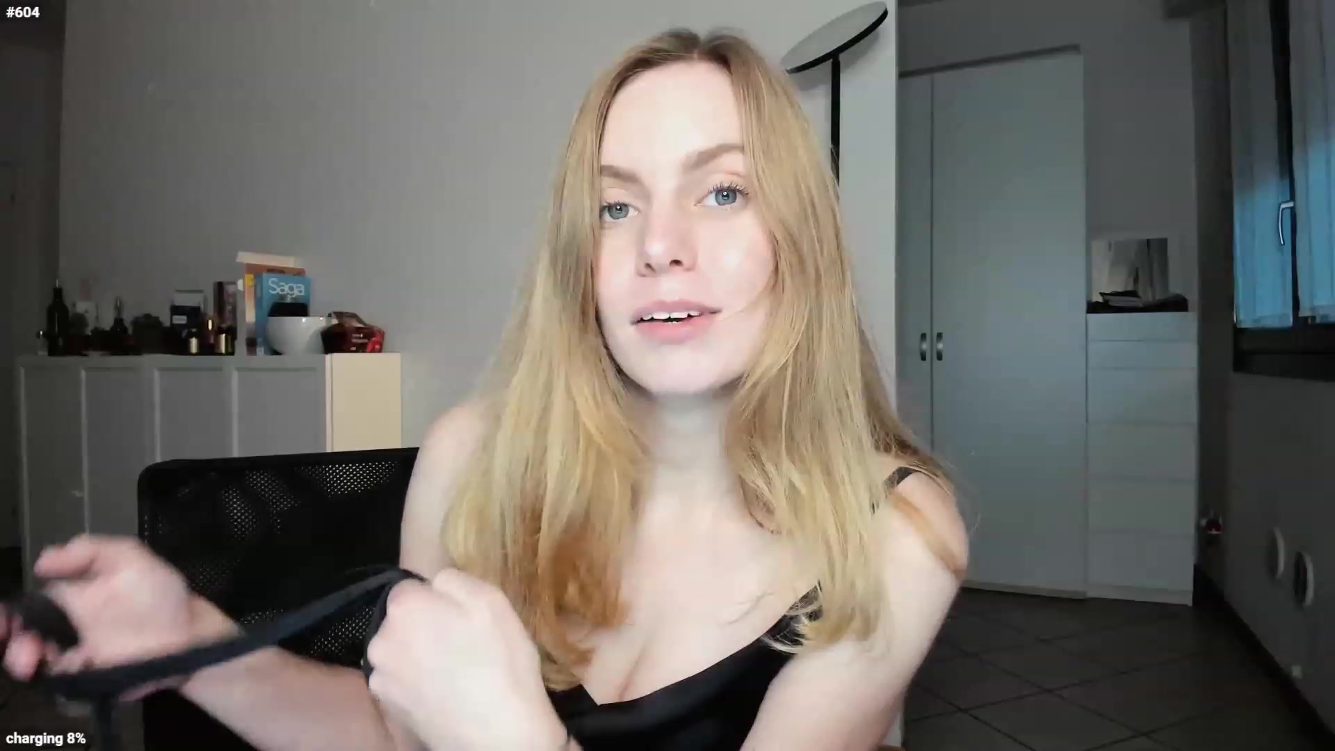 Gallery image thumbnail from Personage's myfreecams stream on, 11/19/2022, 17:25 image 3 of 20
