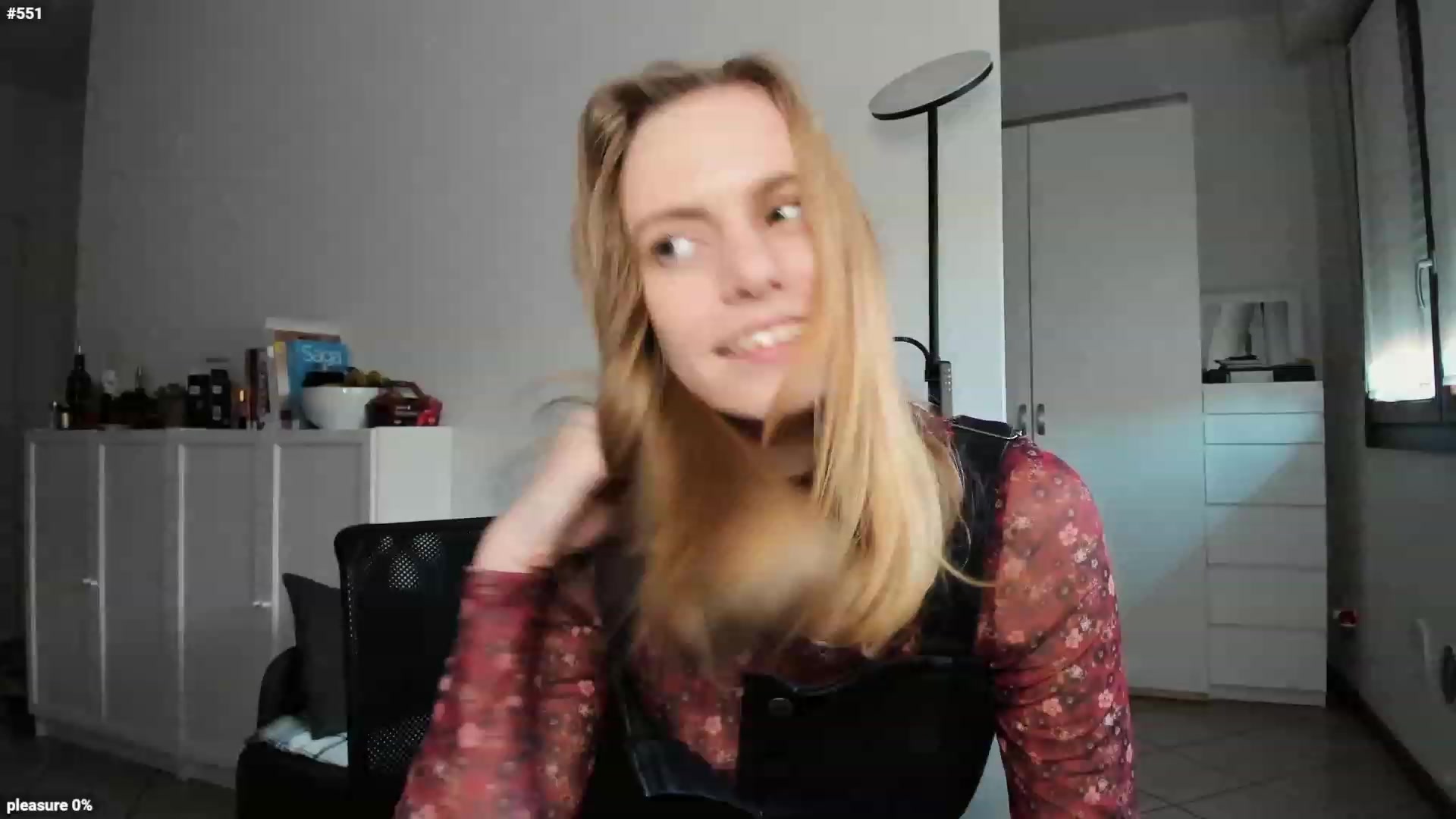 Gallery image thumbnail from Personage's myfreecams stream on, 11/20/2022, 15:15 image 16 of 20
