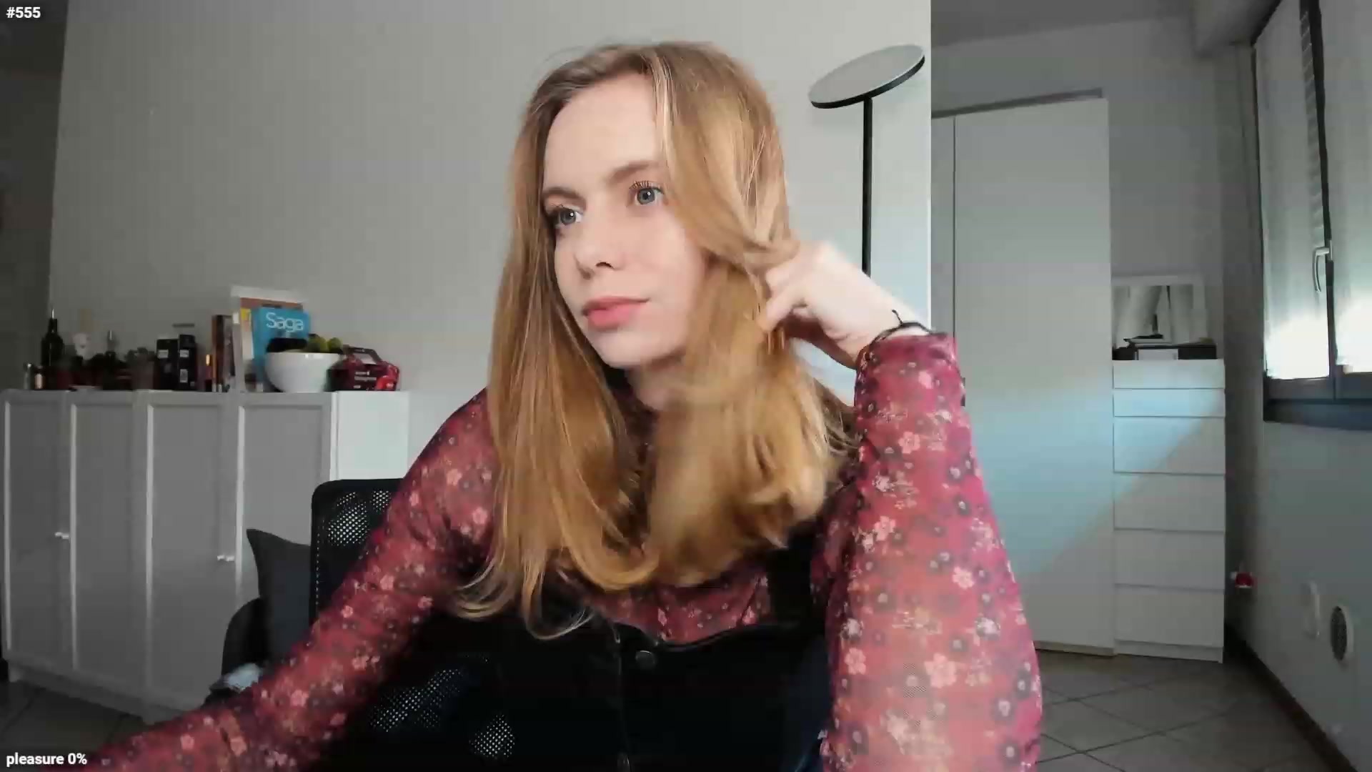 Gallery image thumbnail from Personage's myfreecams stream on, 11/20/2022, 15:15 image 9 of 20