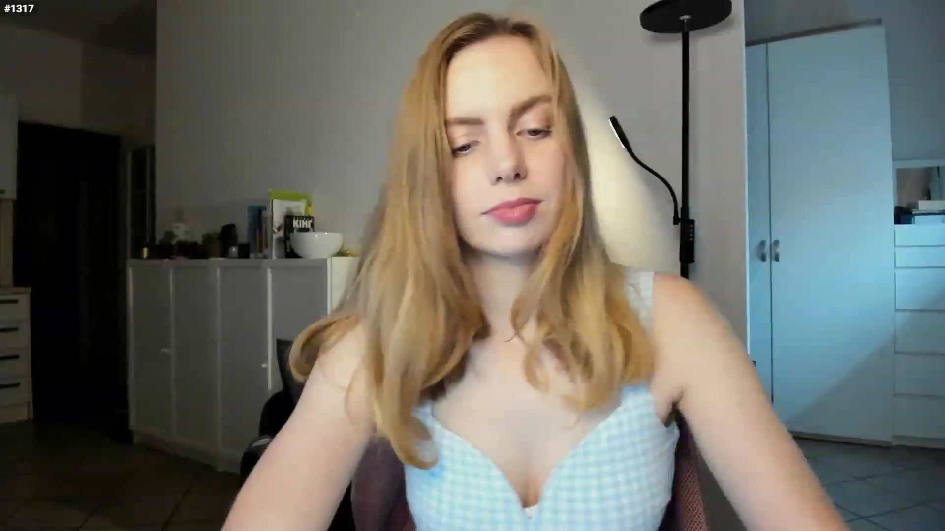 Gallery image thumbnail from Personage's myfreecams stream on, 12/03/2022, 14:37 image 12 of 20