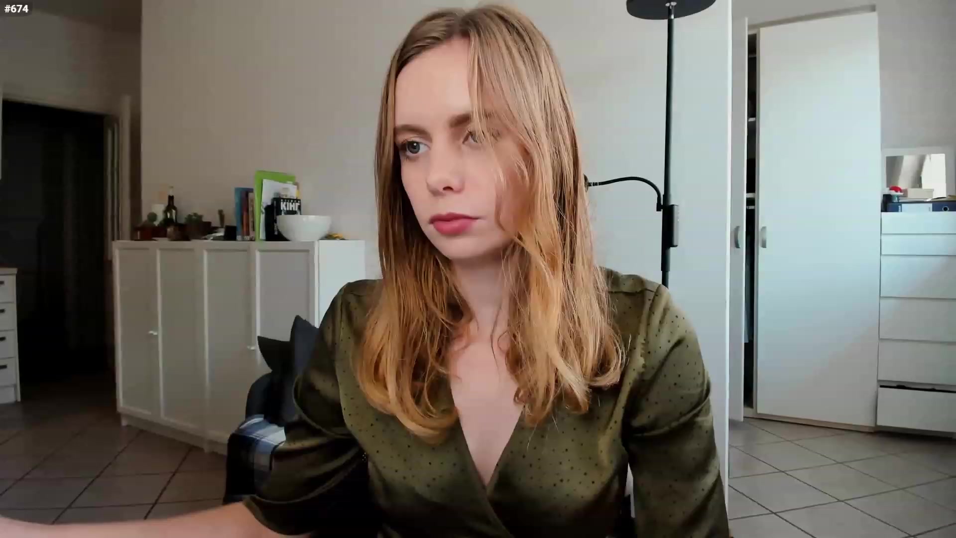 Gallery image thumbnail from Personage's myfreecams stream on, 12/04/2022, 14:51 image 11 of 20