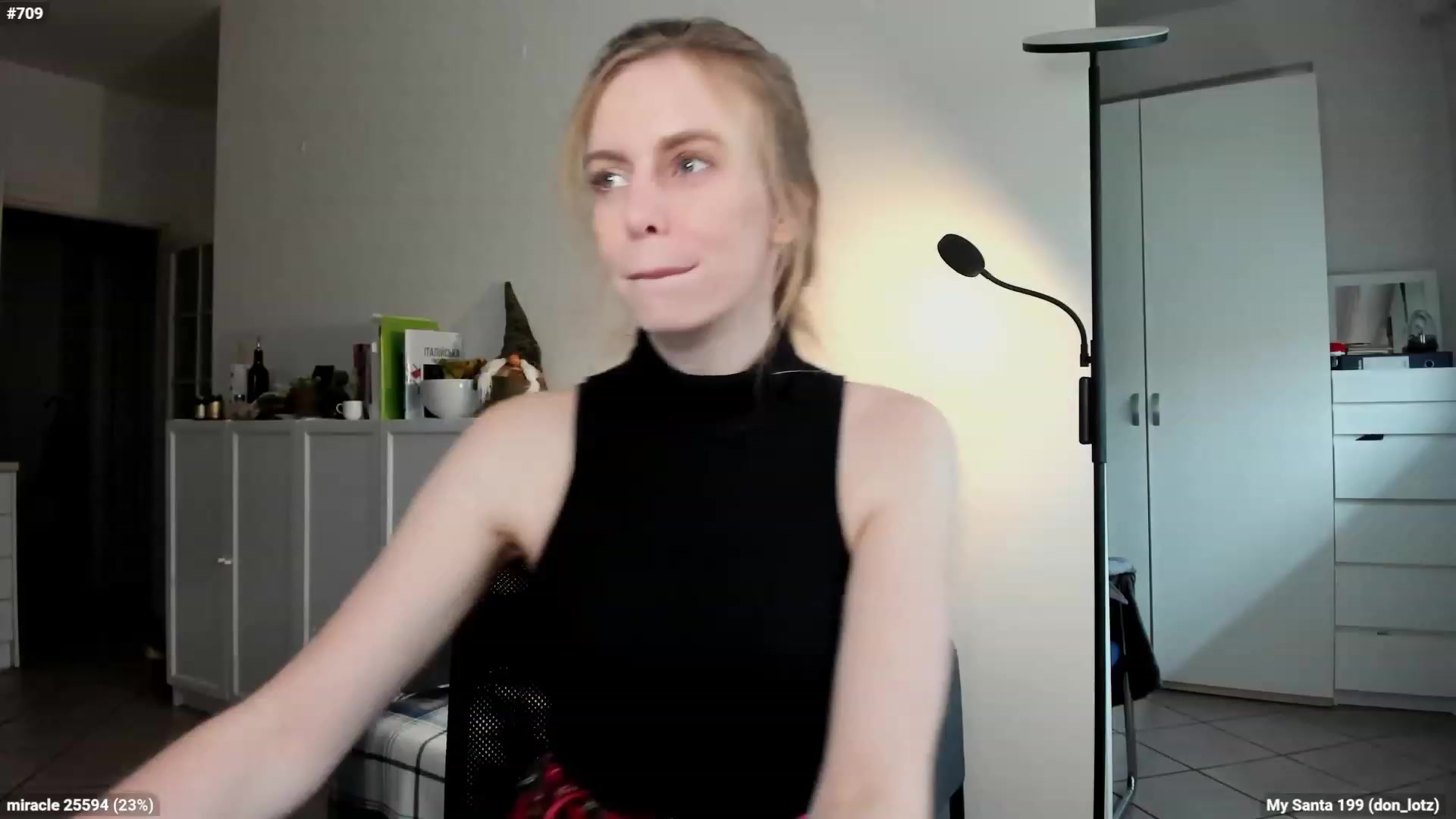Gallery image thumbnail from Personage's myfreecams stream on, 12/20/2022, 14:12 image 9 of 20