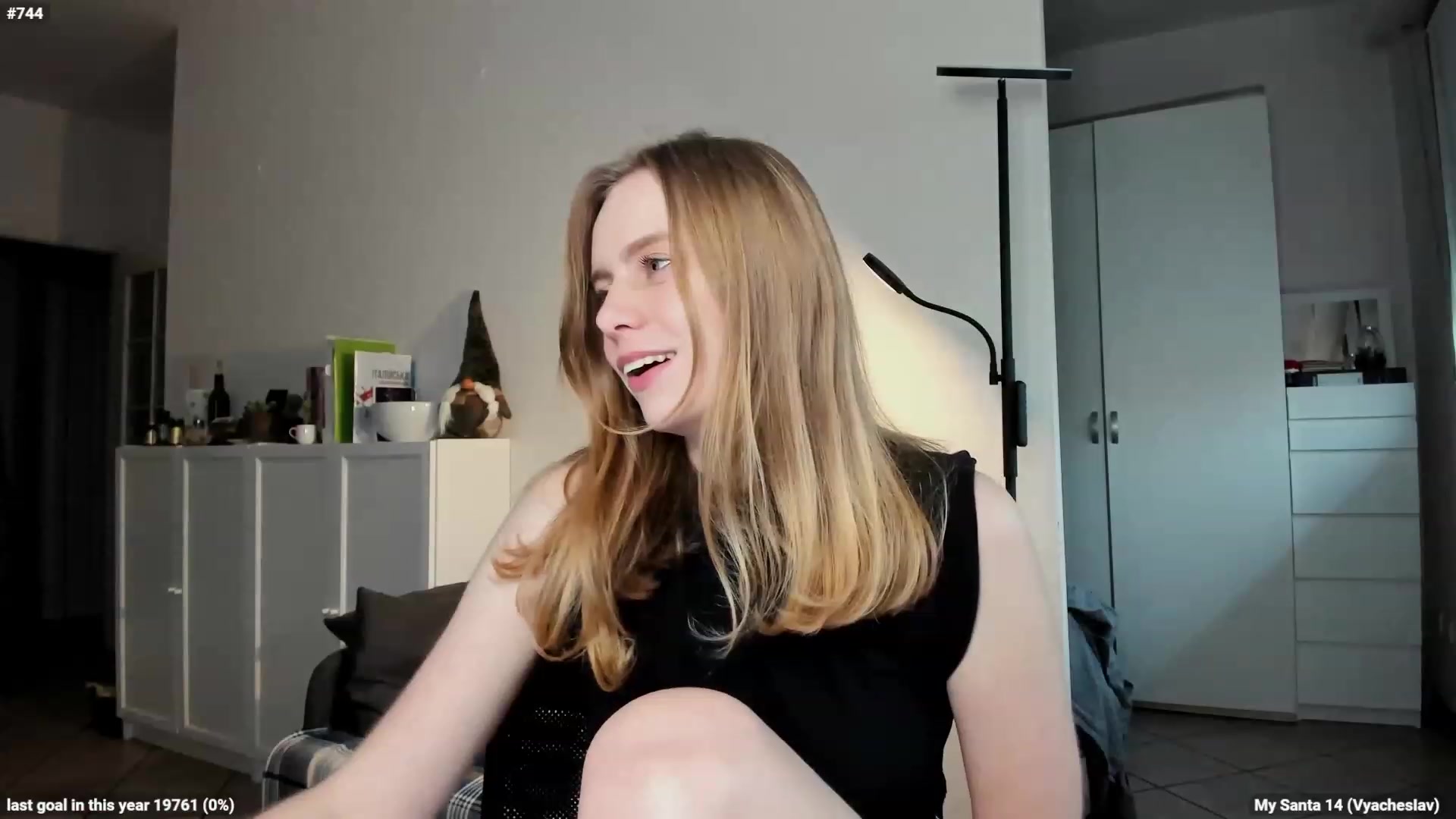 Gallery image thumbnail from Personage's myfreecams stream on, 12/23/2022, 11:54 image 12 of 20