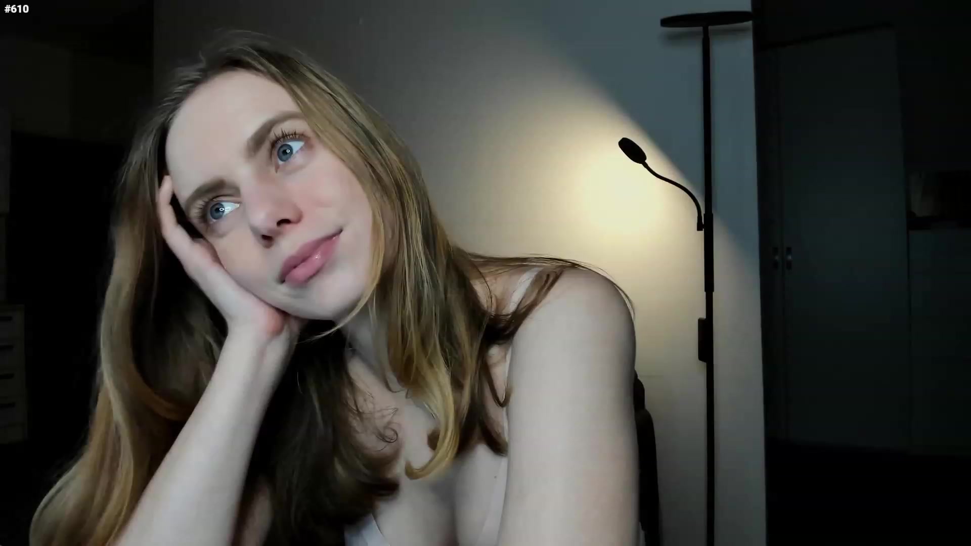 Gallery image thumbnail from Personage's myfreecams stream on, 01/08/2023, 17:02 image 18 of 20