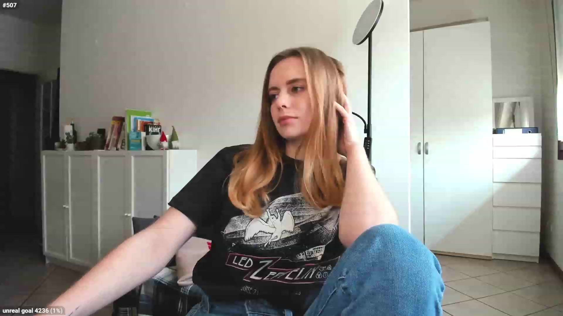 Gallery image thumbnail from Personage's myfreecams stream on, 01/30/2023, 14:17 image 3 of 20