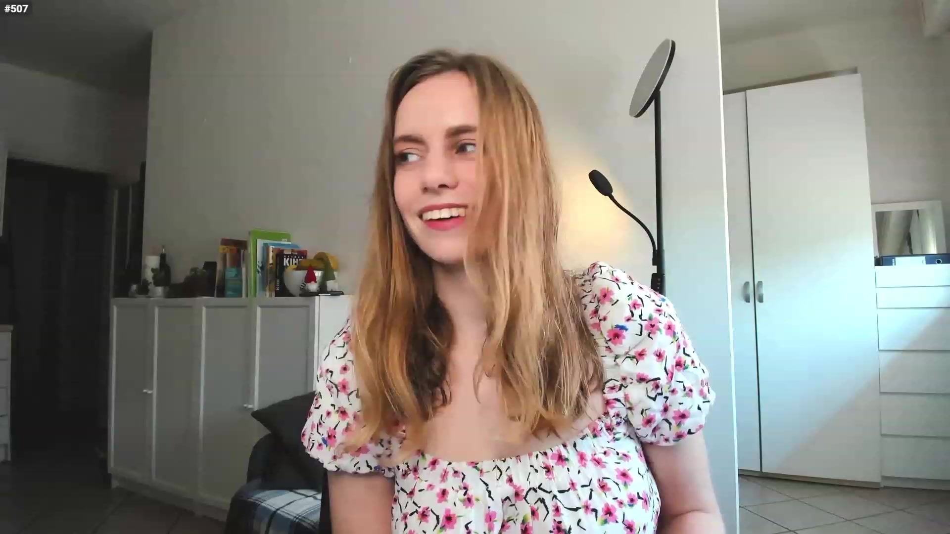 Gallery image thumbnail from Personage's myfreecams stream on, 01/31/2023, 15:03 image 2 of 20