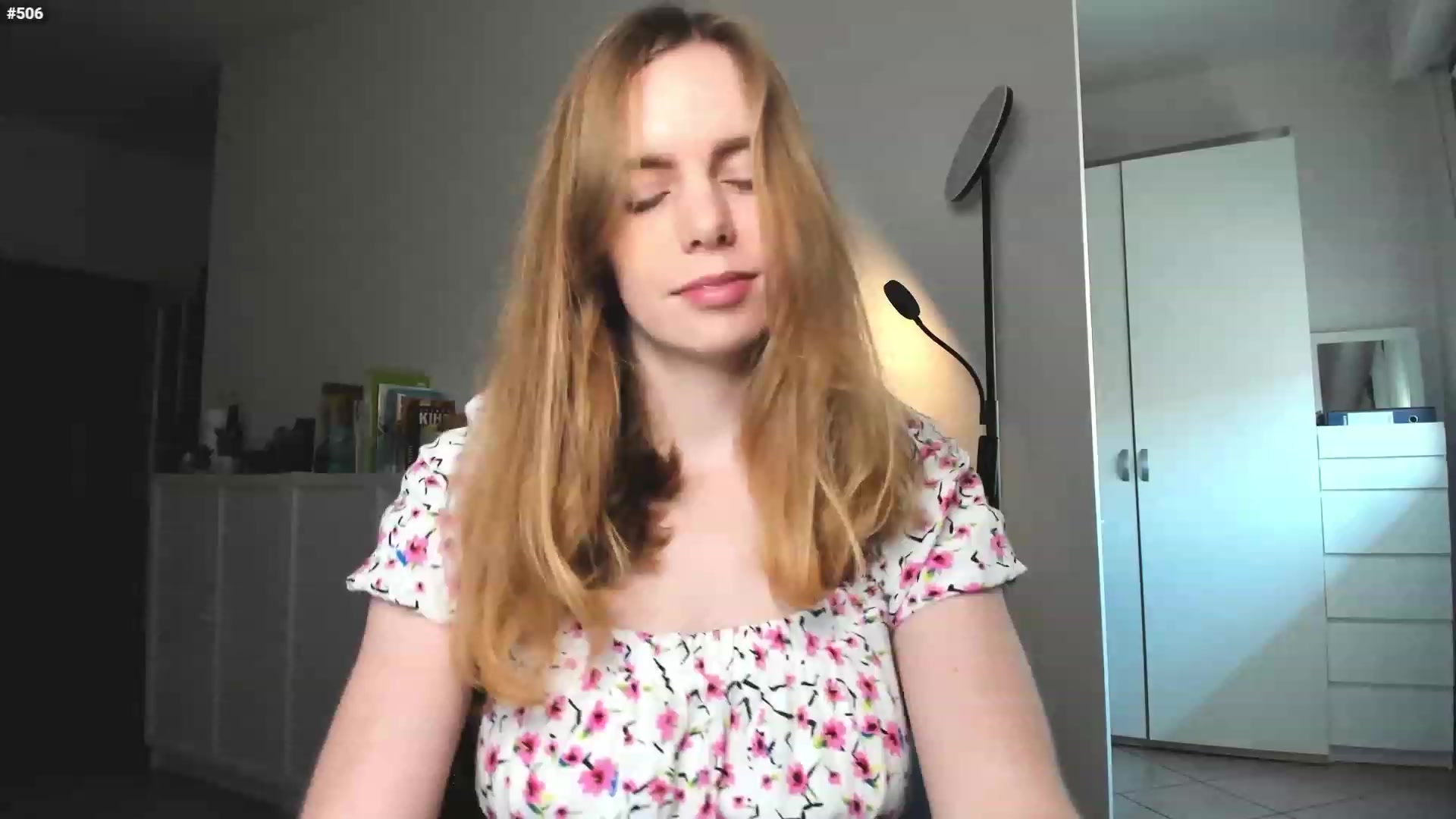 Gallery image thumbnail from Personage's myfreecams stream on, 01/31/2023, 15:03 image 15 of 20
