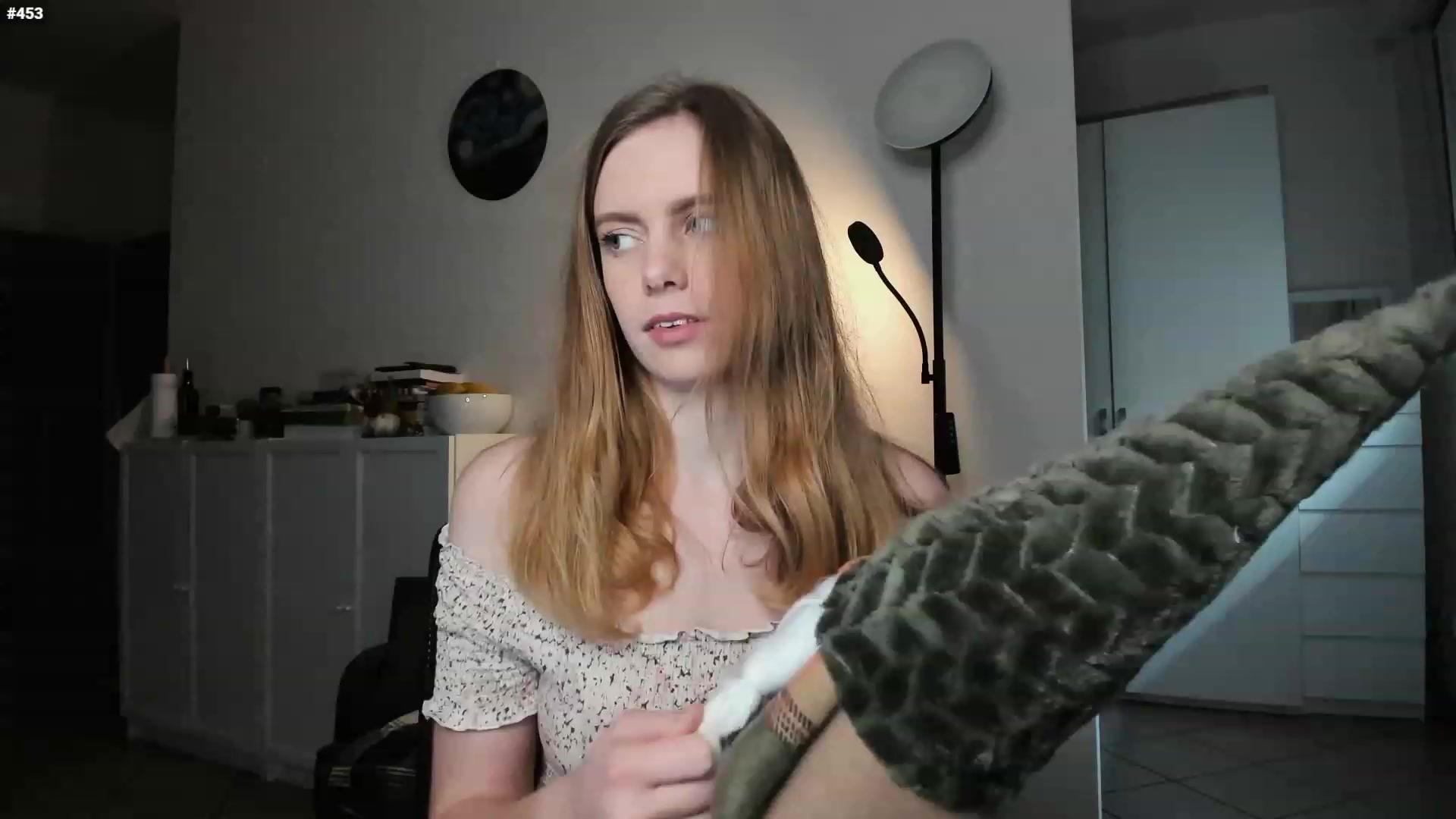 Gallery image thumbnail from Personage's myfreecams stream on, 02/22/2023, 15:03 image 10 of 20
