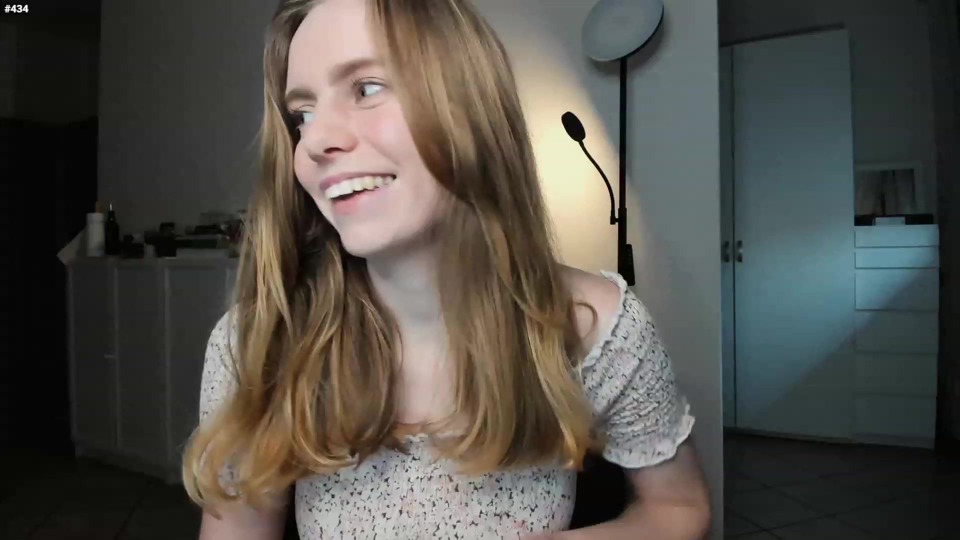 Gallery image thumbnail from Personage's myfreecams stream on, 02/22/2023, 16:09 image 8 of 20