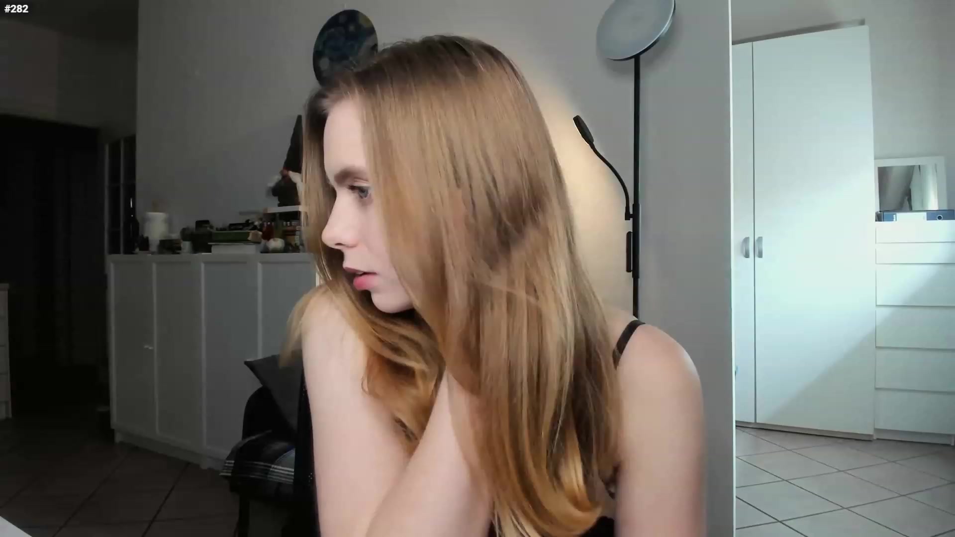 Gallery image thumbnail from Personage's myfreecams stream on, 03/01/2023, 16:26 image 13 of 20