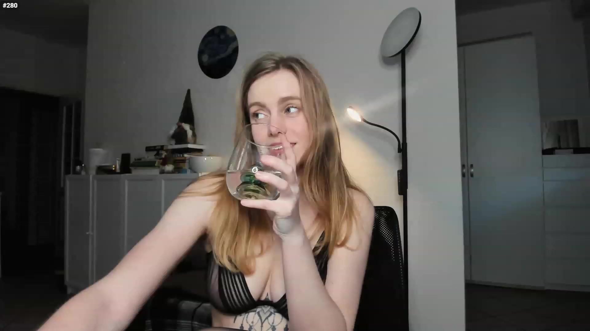 Gallery image thumbnail from Personage's myfreecams stream on, 03/04/2023, 17:45 image 5 of 20