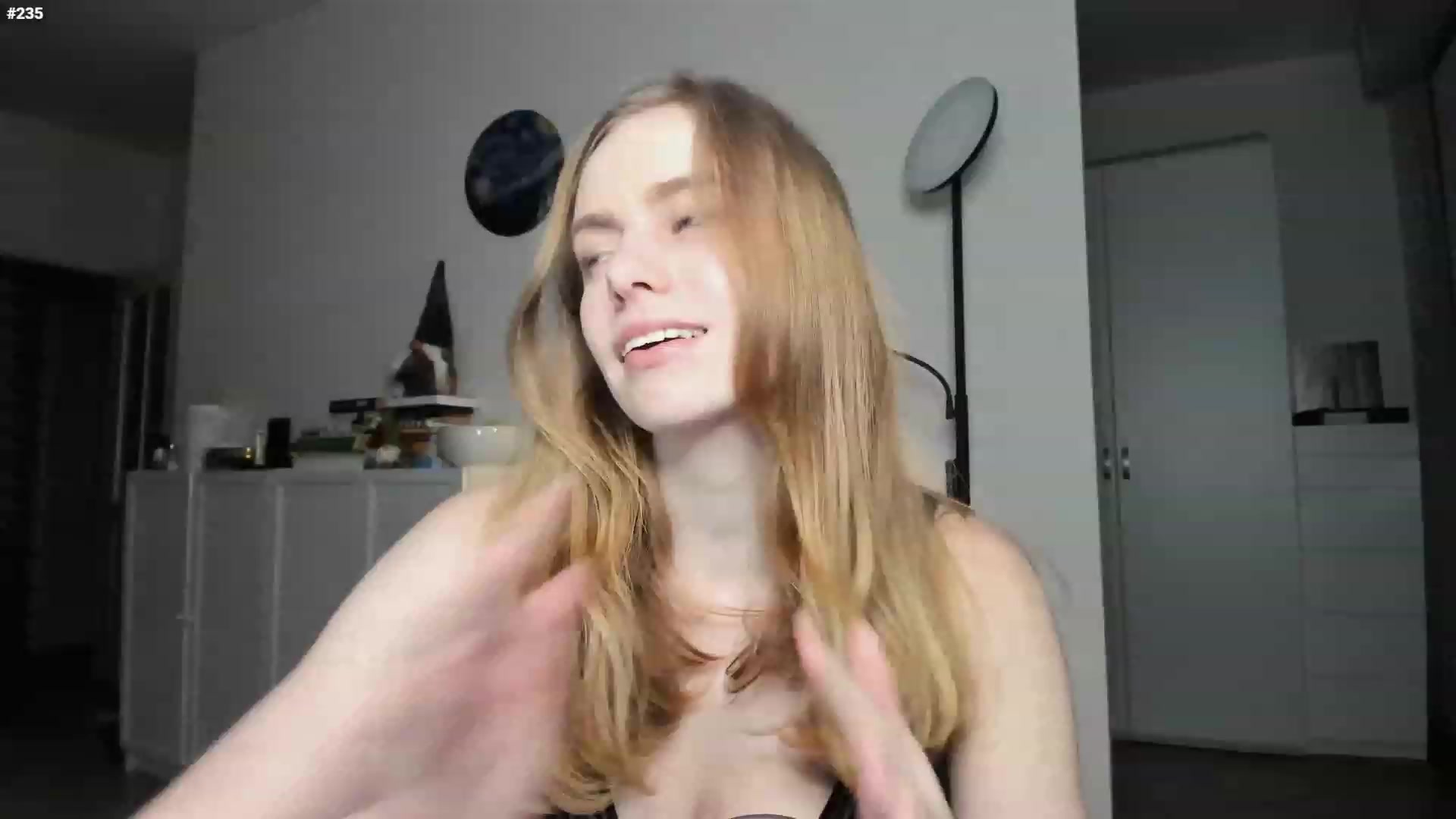 Gallery image thumbnail from Personage's myfreecams stream on, 03/04/2023, 17:45 image 20 of 20