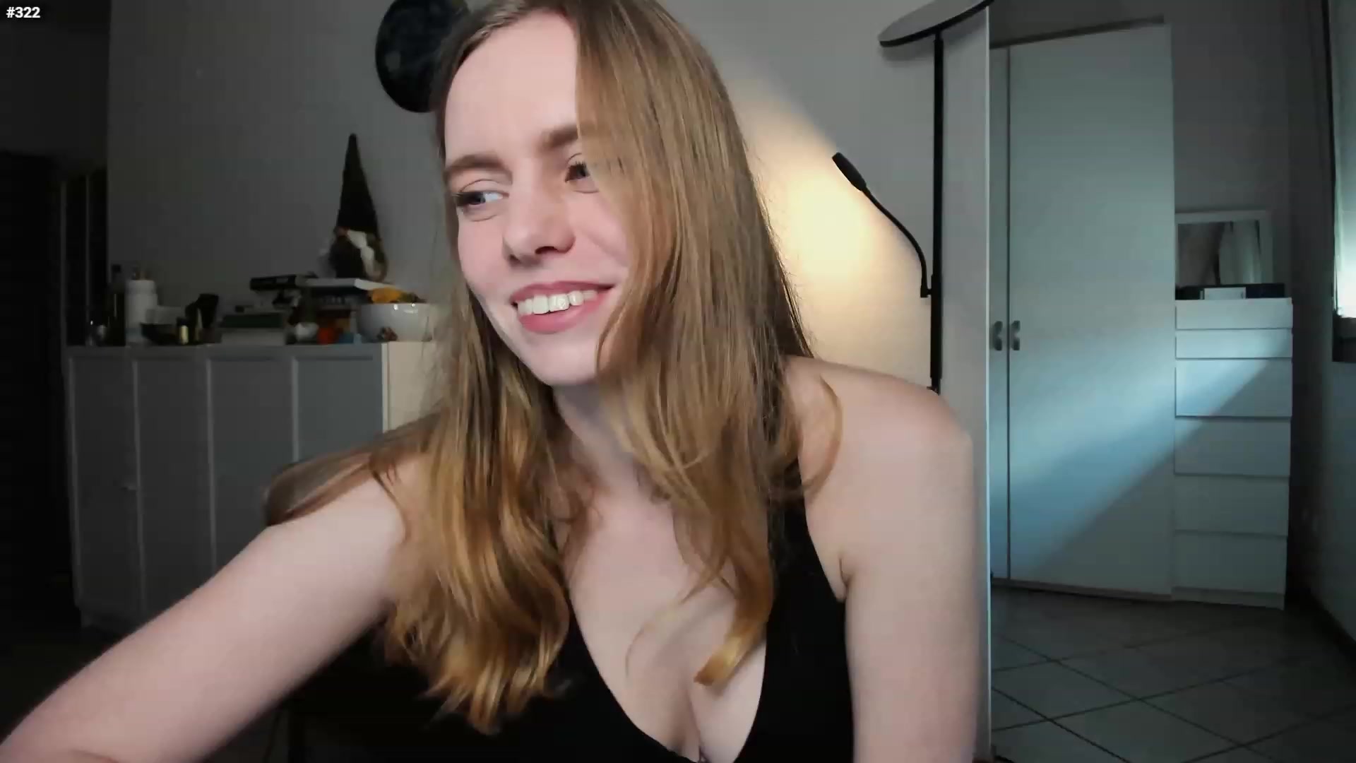 Gallery image thumbnail from Personage's myfreecams stream on, 03/10/2023, 14:39 image 20 of 20