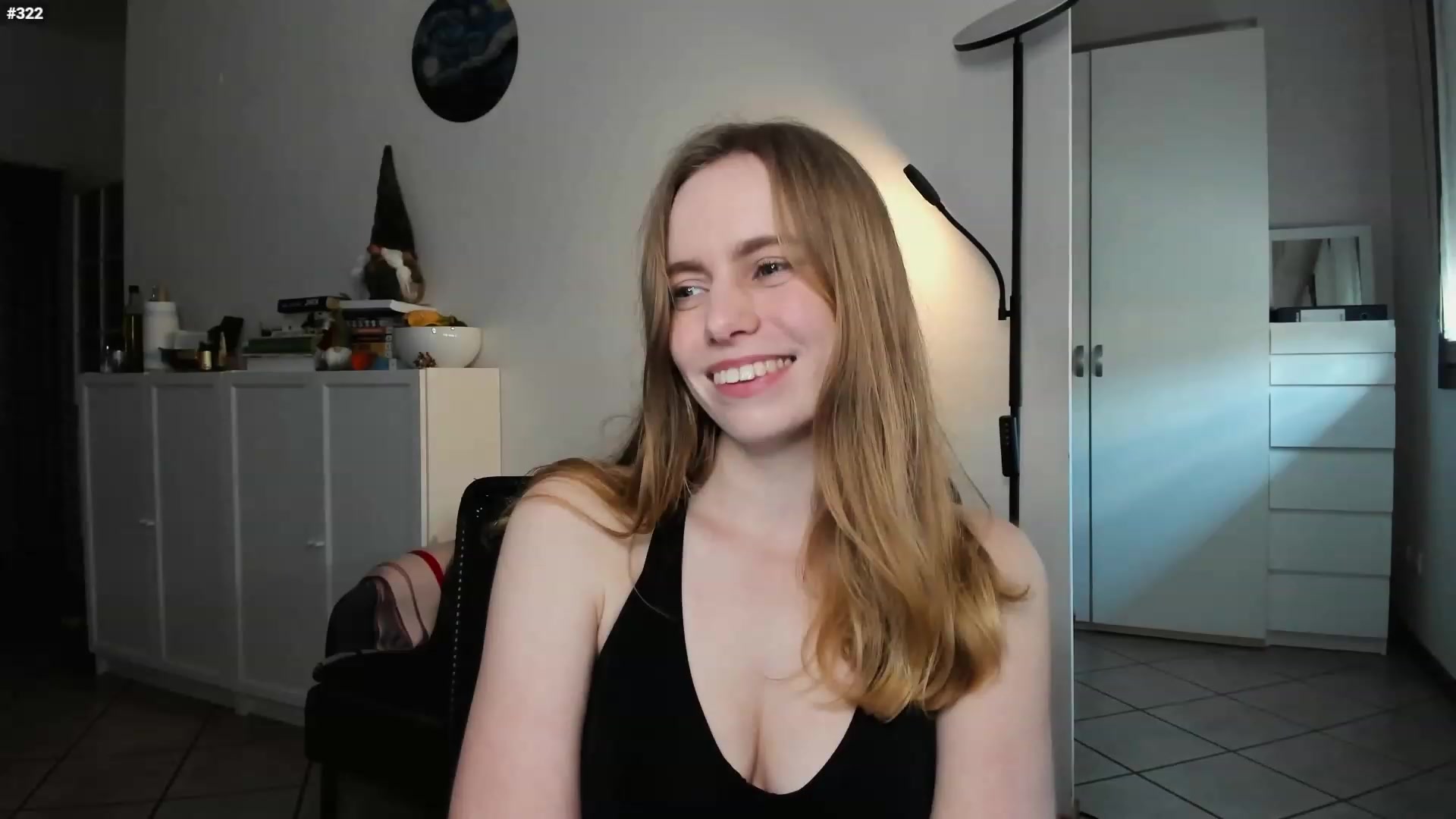 Gallery image thumbnail from Personage's myfreecams stream on, 03/10/2023, 14:39 image 13 of 20
