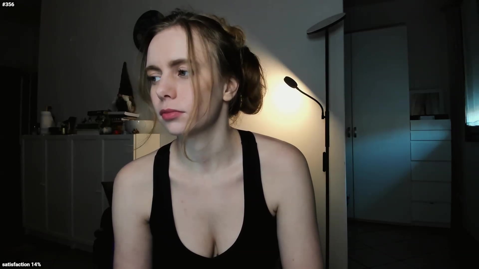 Gallery image thumbnail from Personage's myfreecams stream on, 03/11/2023, 17:09 image 15 of 20