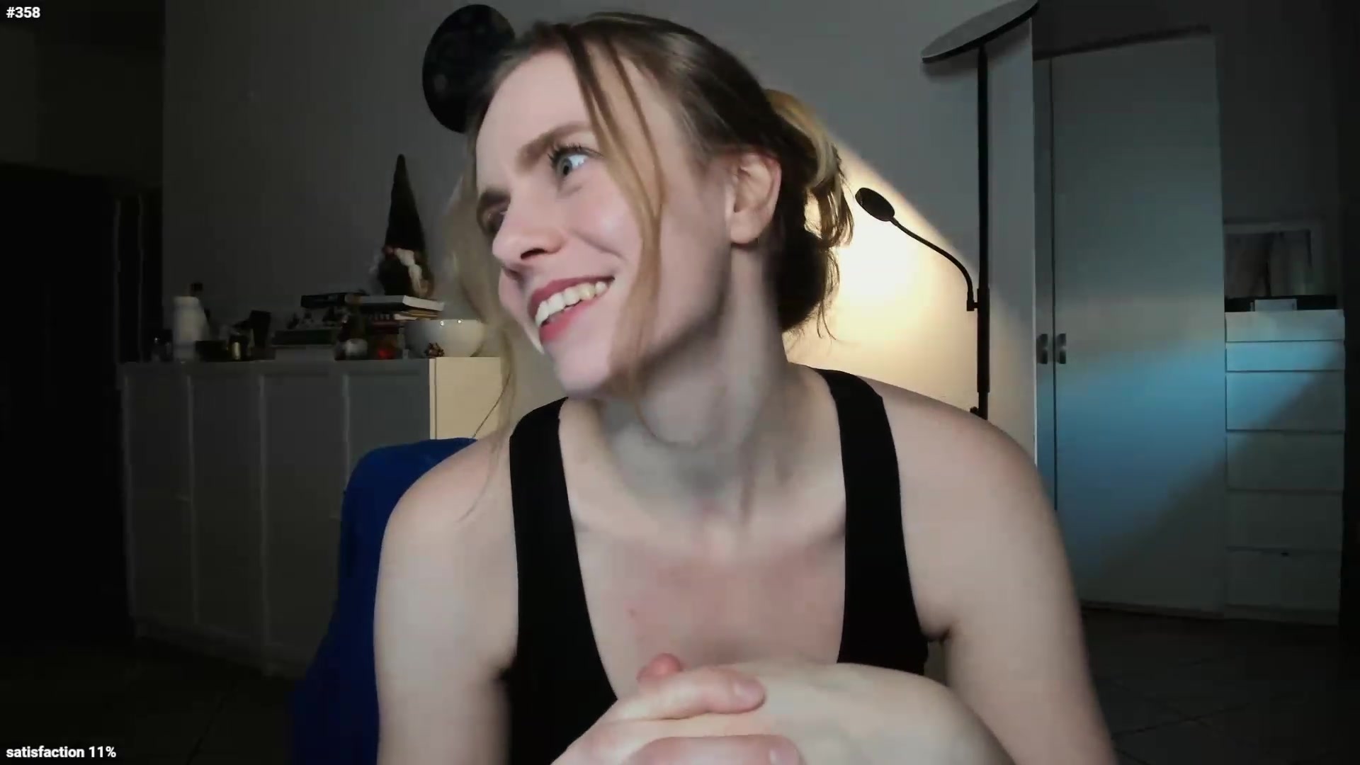 Gallery image thumbnail from Personage's myfreecams stream on, 03/11/2023, 17:09 image 13 of 20
