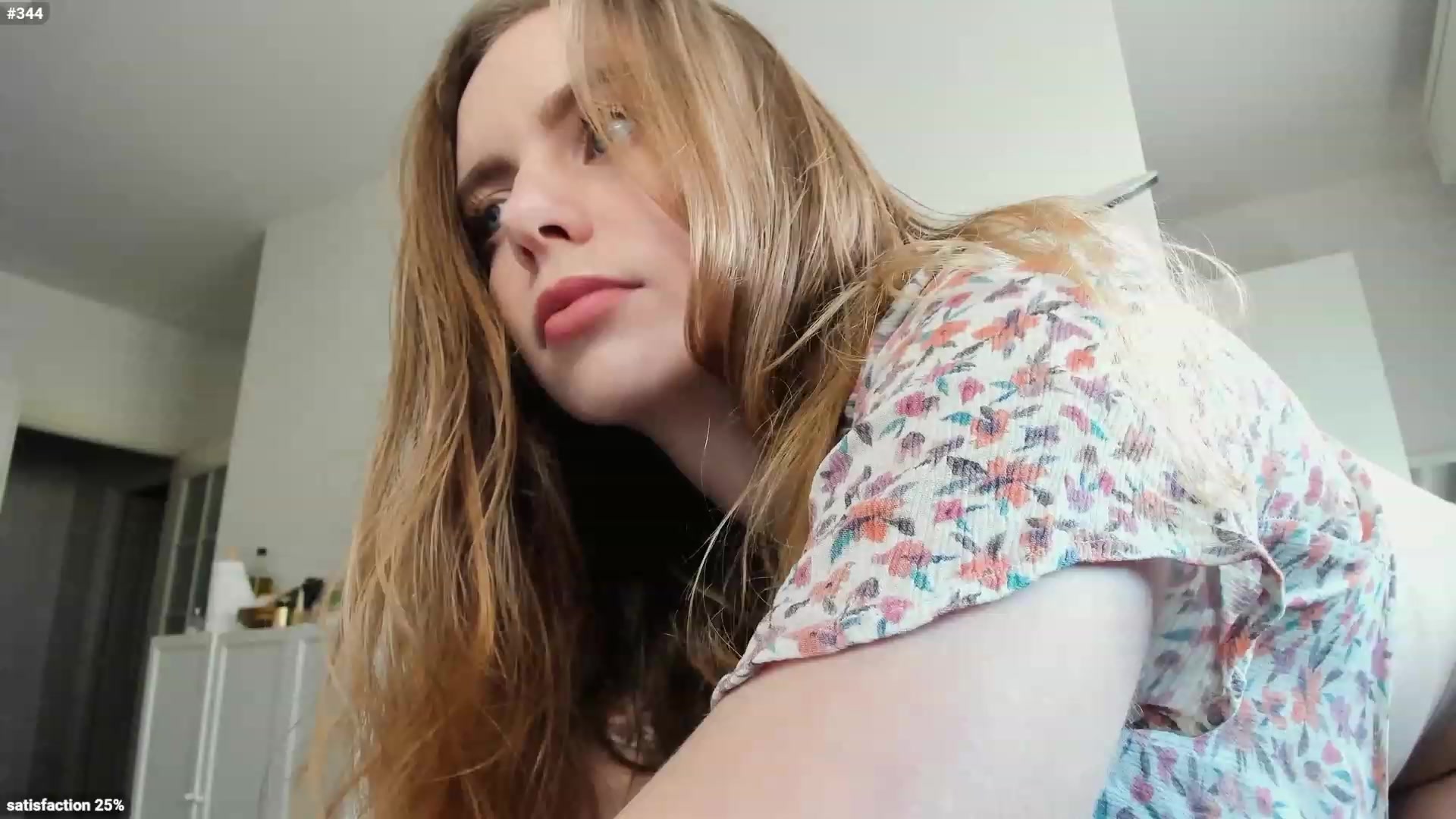 Gallery image thumbnail from Personage's myfreecams stream on, 03/12/2023, 16:16 image 7 of 20