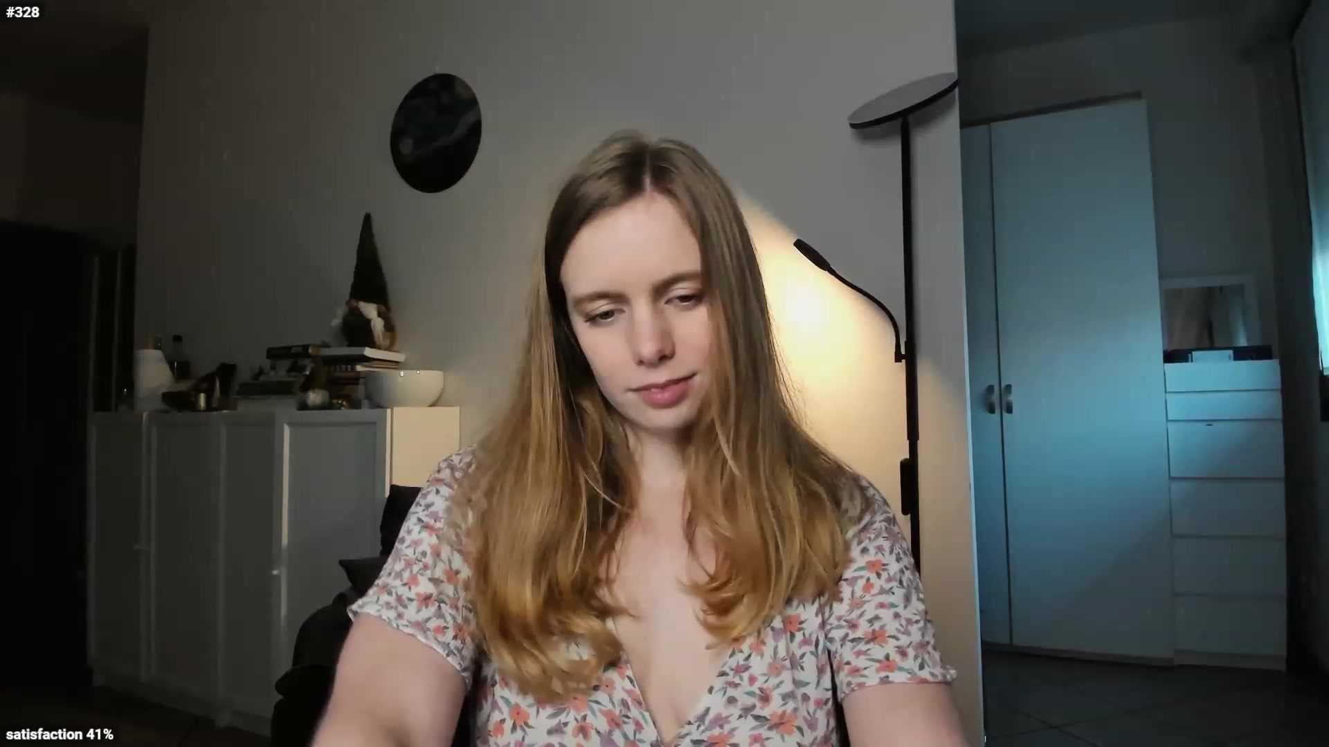 Gallery image thumbnail from Personage's myfreecams stream on, 03/12/2023, 17:45 image 3 of 20
