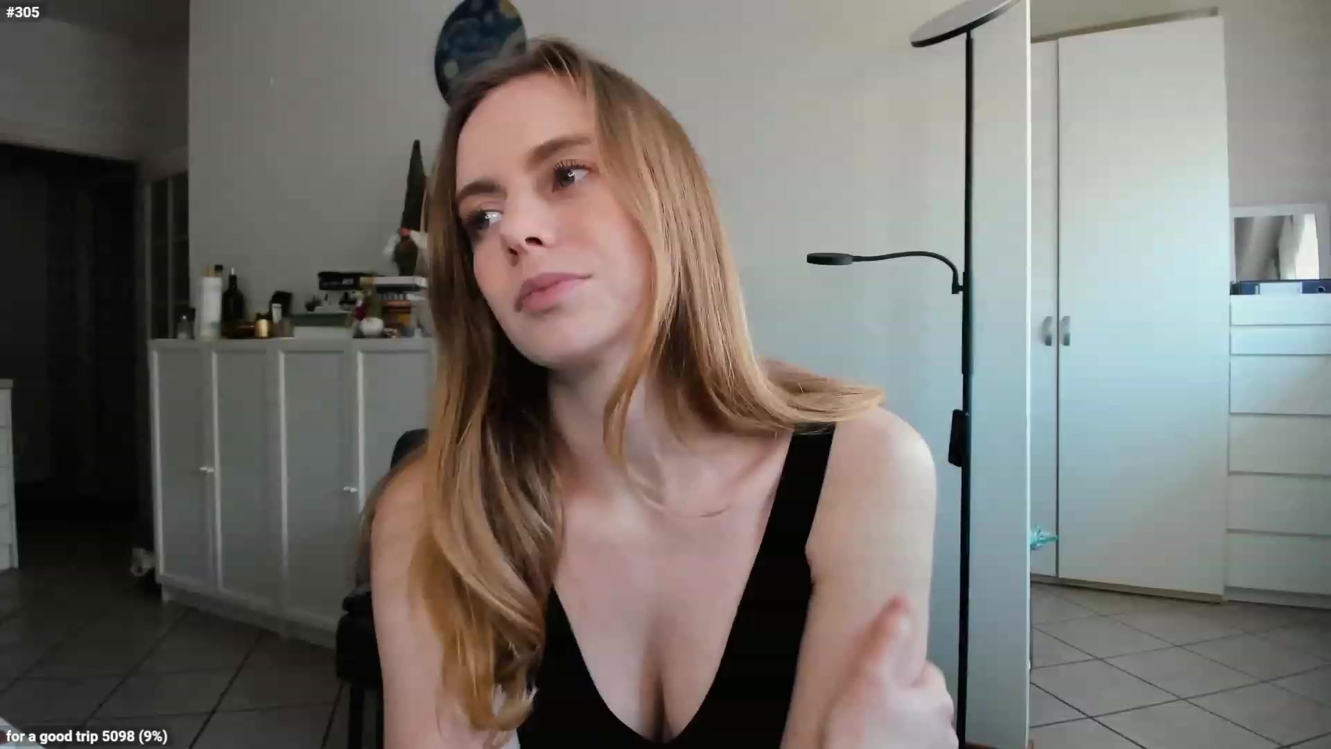 Gallery image thumbnail from Personage's myfreecams stream on, 03/15/2023, 15:14 image 15 of 20