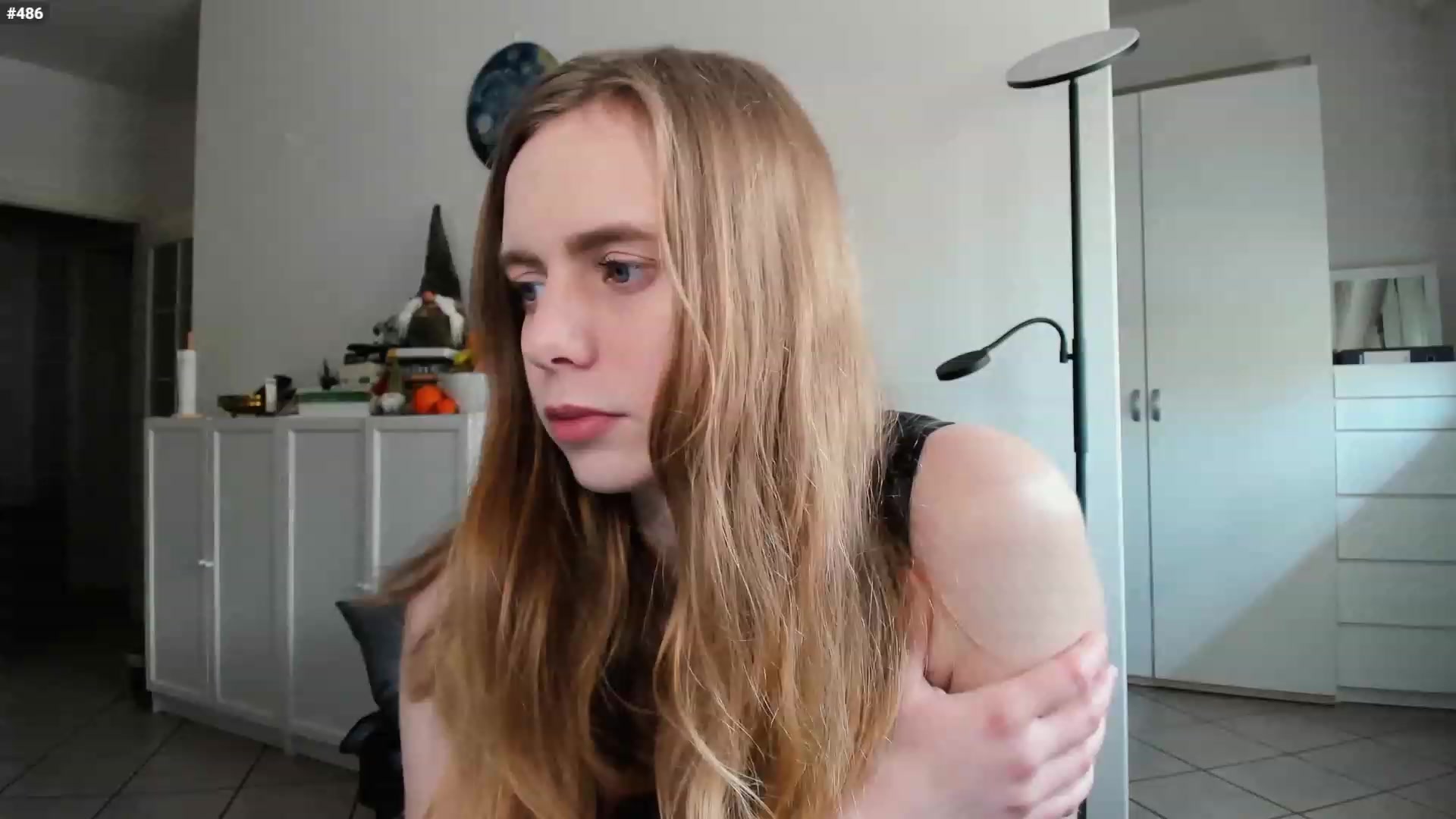Gallery image thumbnail from Personage's myfreecams stream on, 03/21/2023, 14:46 image 17 of 20