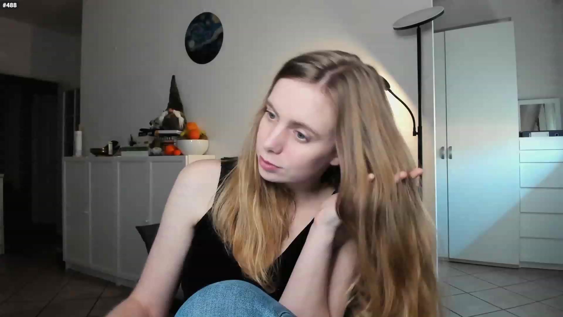 Gallery image thumbnail from Personage's myfreecams stream on, 03/21/2023, 15:28 image 18 of 20