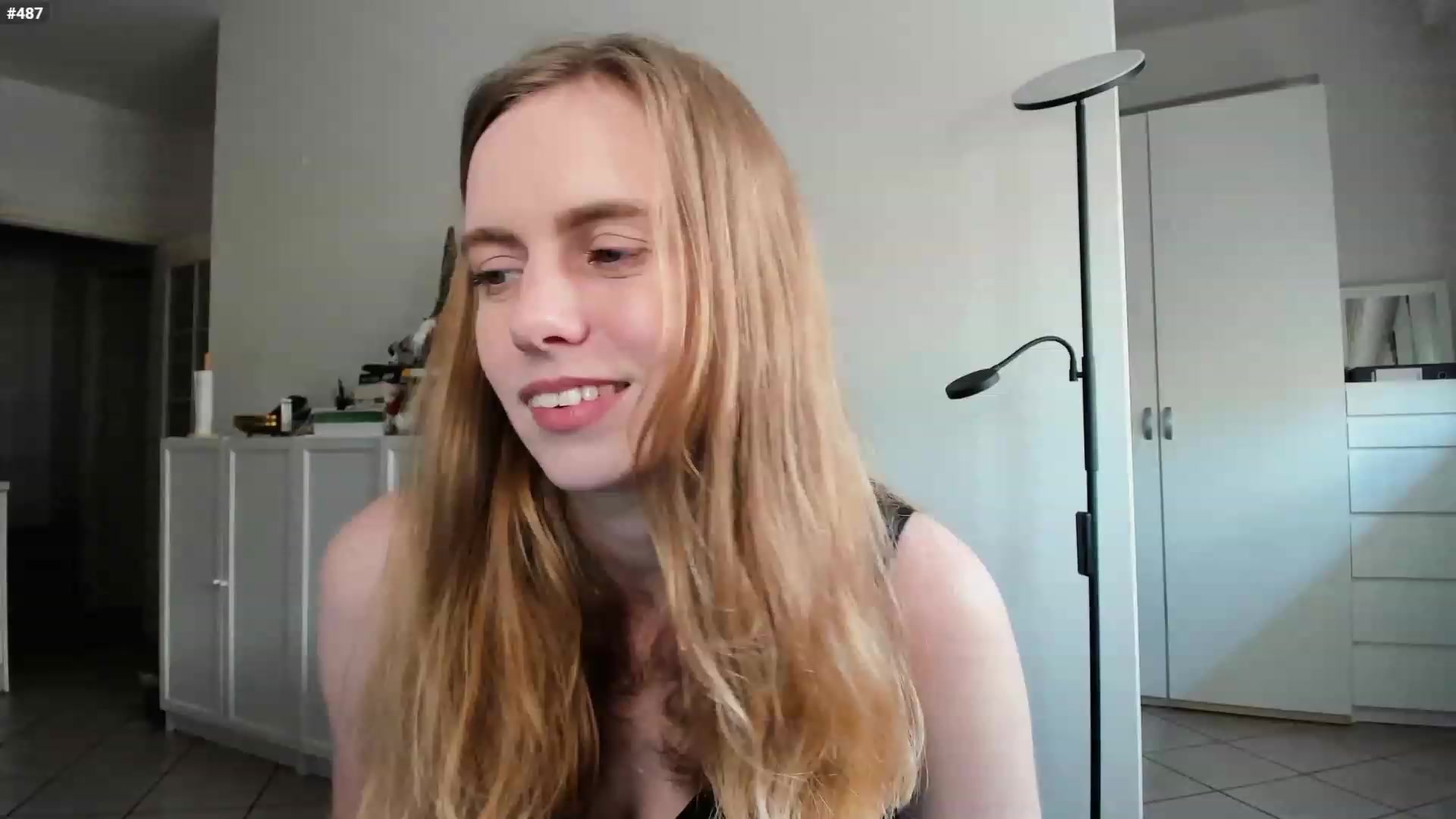 Gallery image thumbnail from Personage's myfreecams stream on, 03/21/2023, 15:28 image 4 of 20