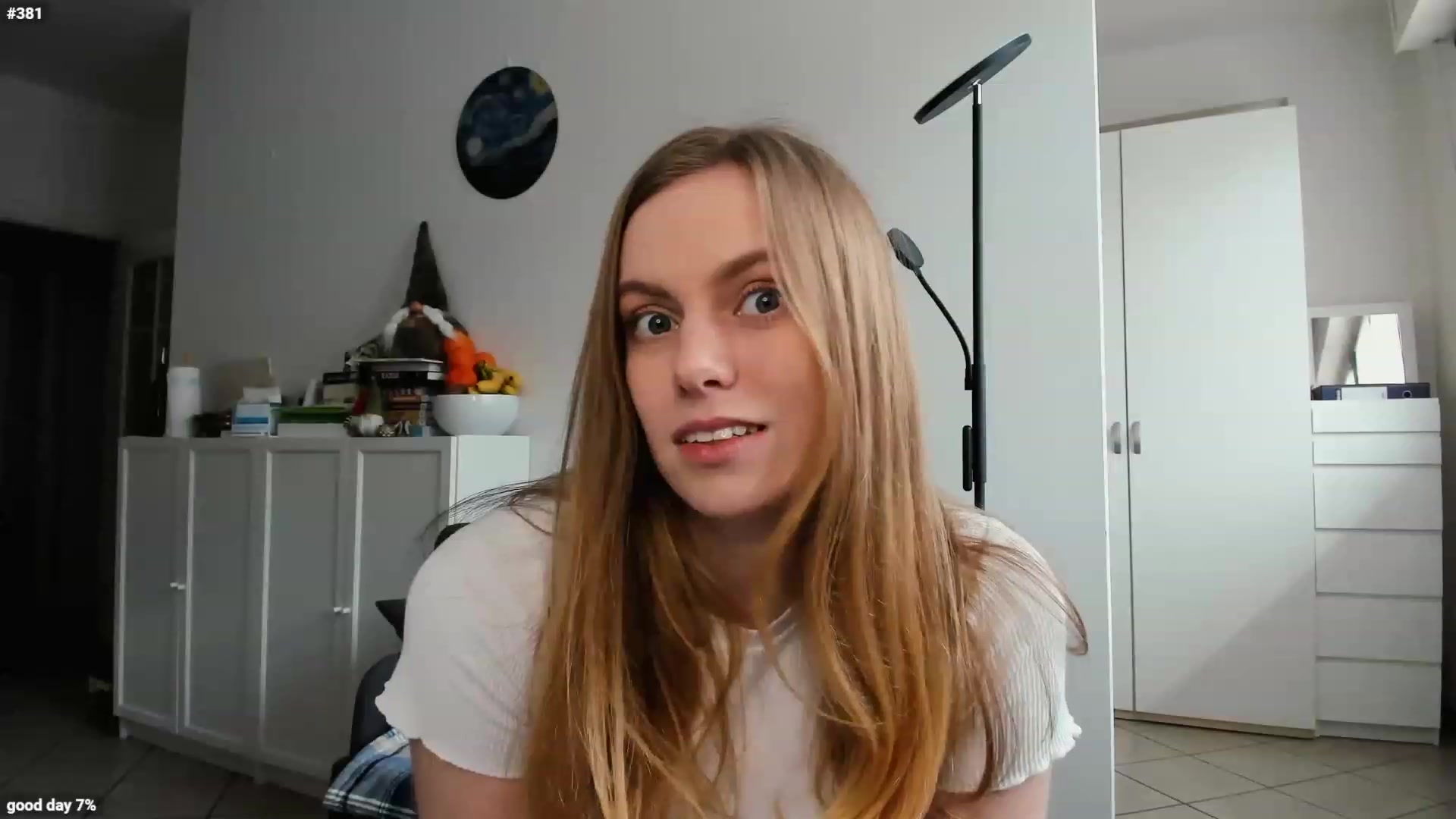 Gallery image thumbnail from Personage's myfreecams stream on, 04/08/2023, 15:16 image 7 of 20