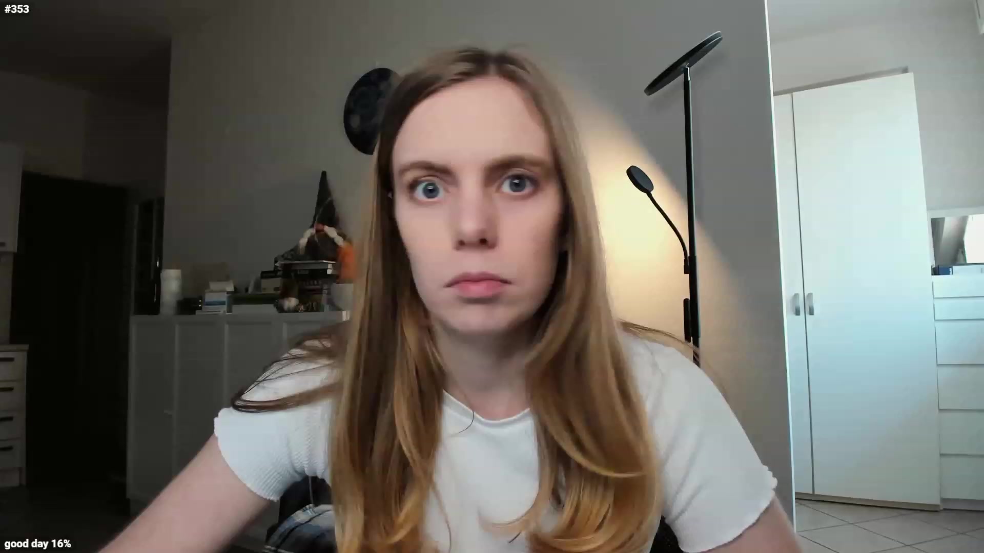 Gallery image thumbnail from Personage's myfreecams stream on, 04/08/2023, 17:20 image 7 of 20